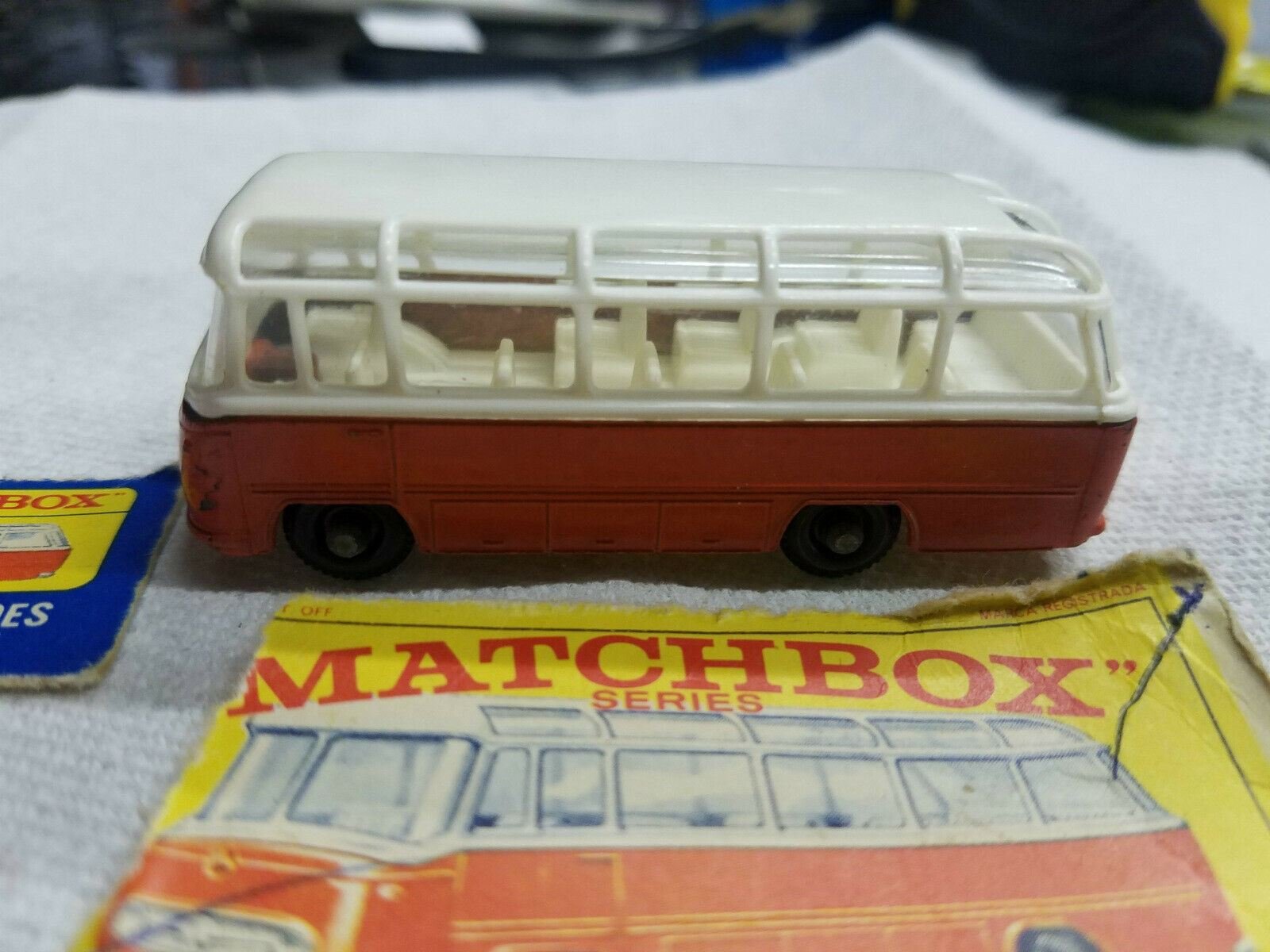 174223558996-1.jpg Vintage Mint Lesney Matchbox Toy Car Box #68 Mercedes coach Bus Orange