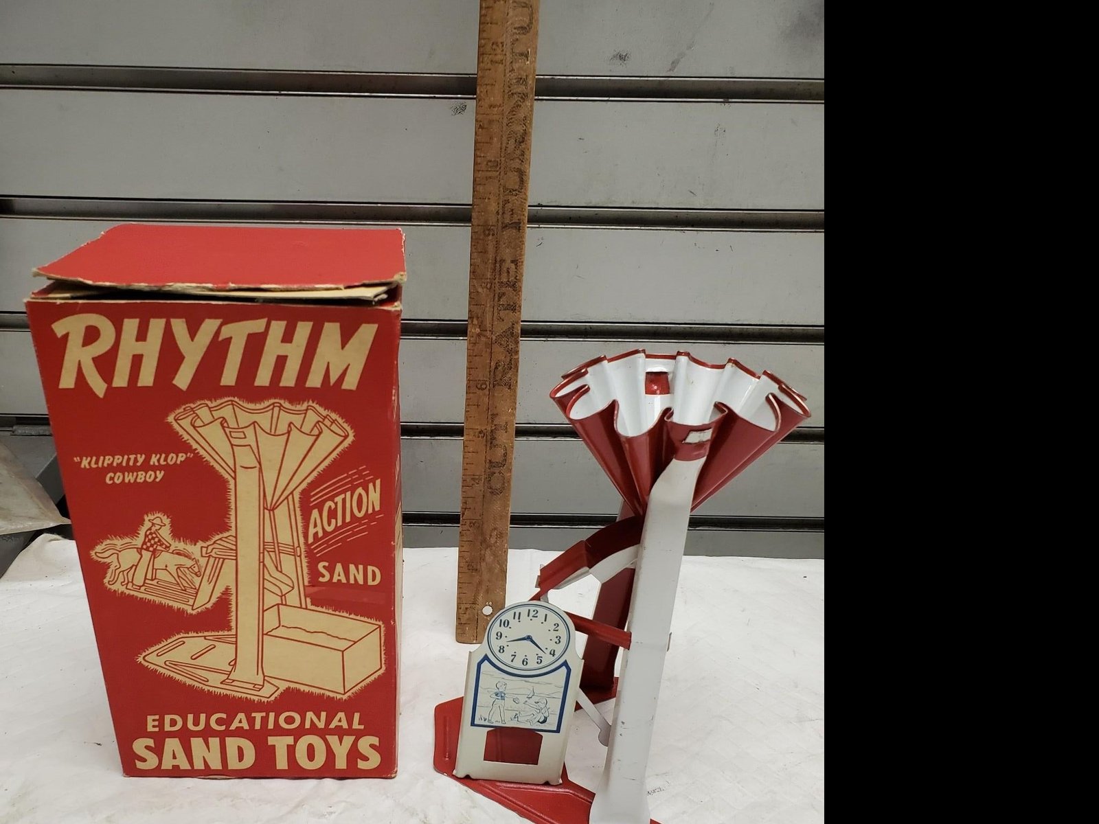 20200602141253a.jpg NIB Vintage Tin Toy Educational Rhythm Sand Toy Rowley Clock Tower 50's Orig Box