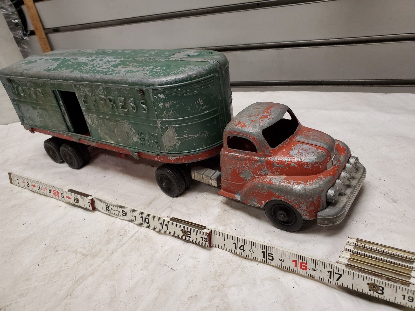 Vintage HUBLEY KIDDIE TOY Ford Motor Express Transport Truck No 507 Cast Metal T