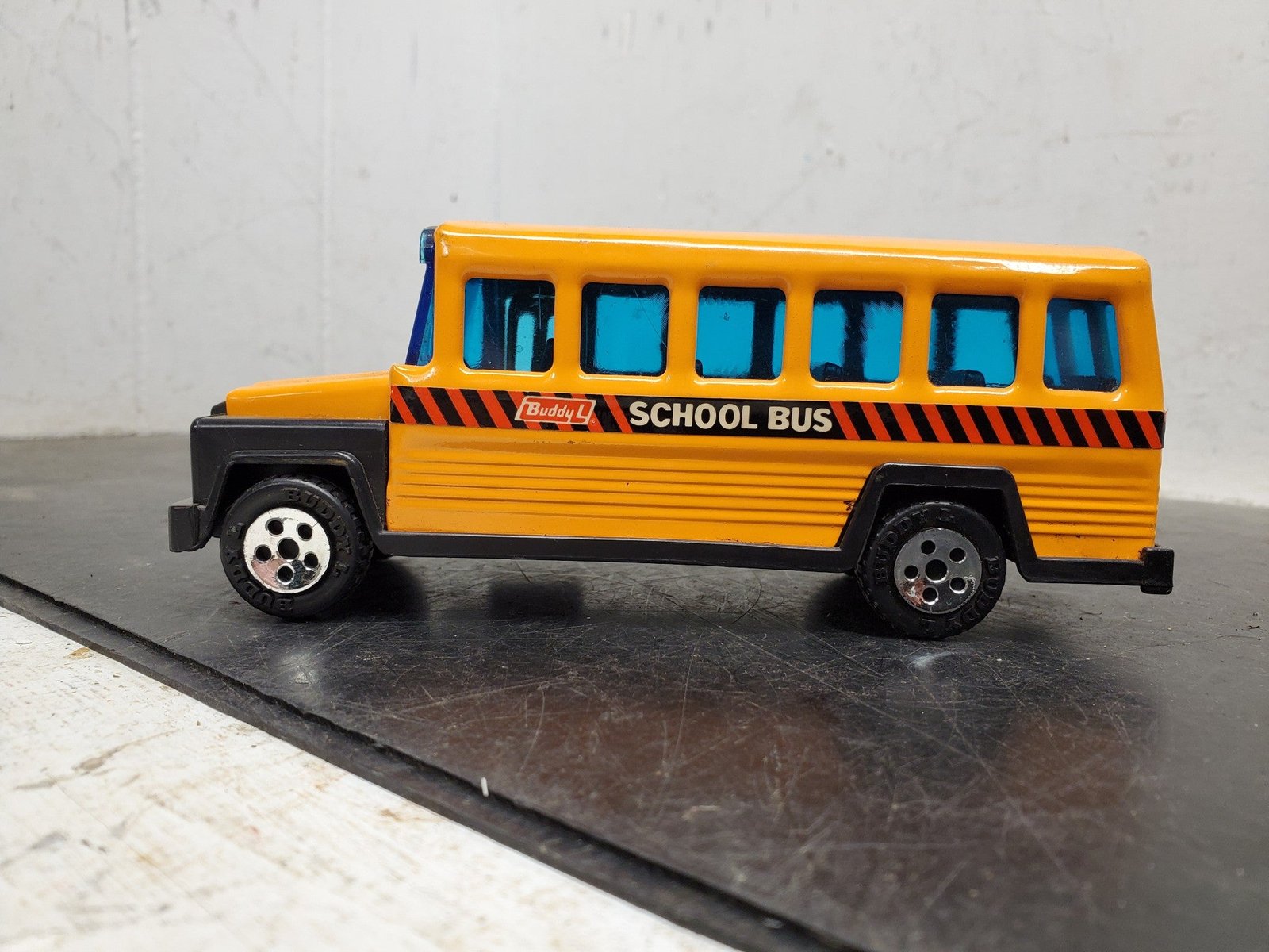 20210320131228a.jpg Vintage 1980 Buddy L yellow school metal toy bus made in China hobby collectors