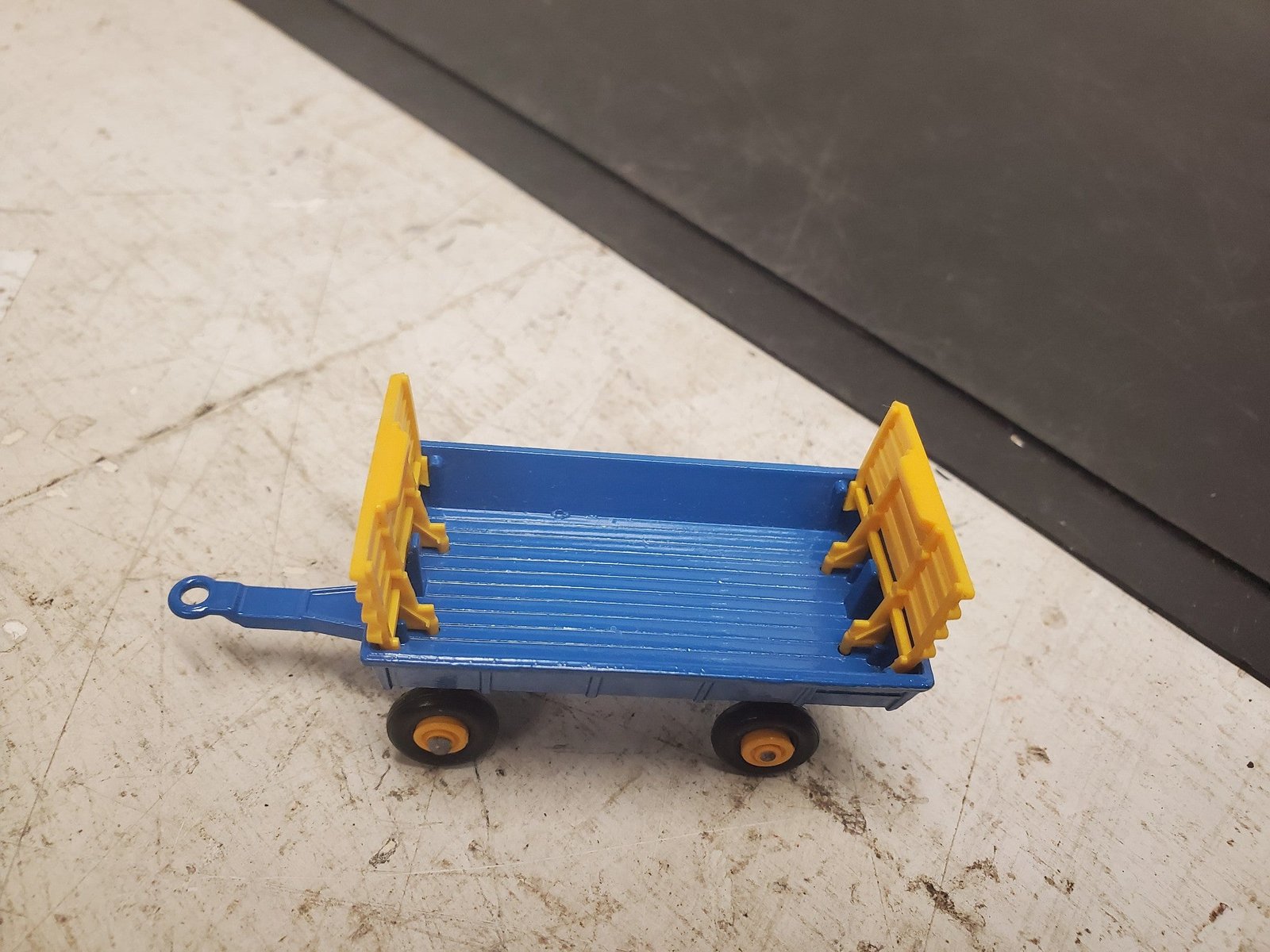 Vintage Matchbox series no . 40 Blue Hay Trailer toy with original box hobby