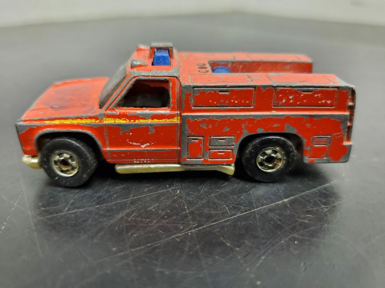 20210702101501a.jpg 1974 Vintage Hot Wheels Fire Truck Die Cast Toy Car MATTEL made in HONG KONG