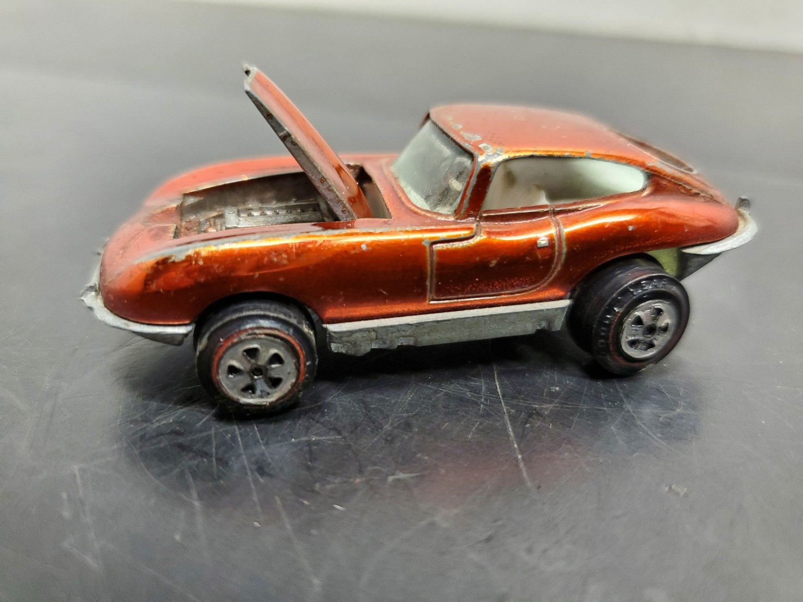 VINTAGE JOHNNY LIGHTNING CUSTOM XKE BY TOPPER GOOD YEAR TIRES ENGINE OPENS