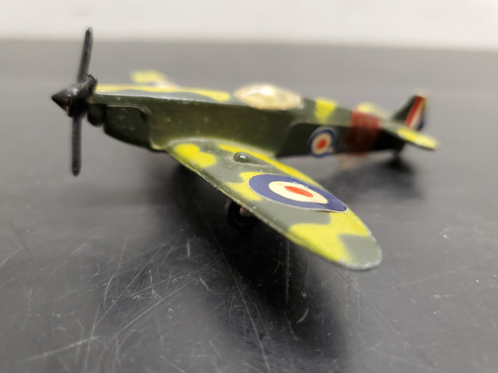 VTG ROYAL AIR FORCE DIECAST B-15 SPITFIRE FIGHTER AIRPLANE MADE IN HONG KONG