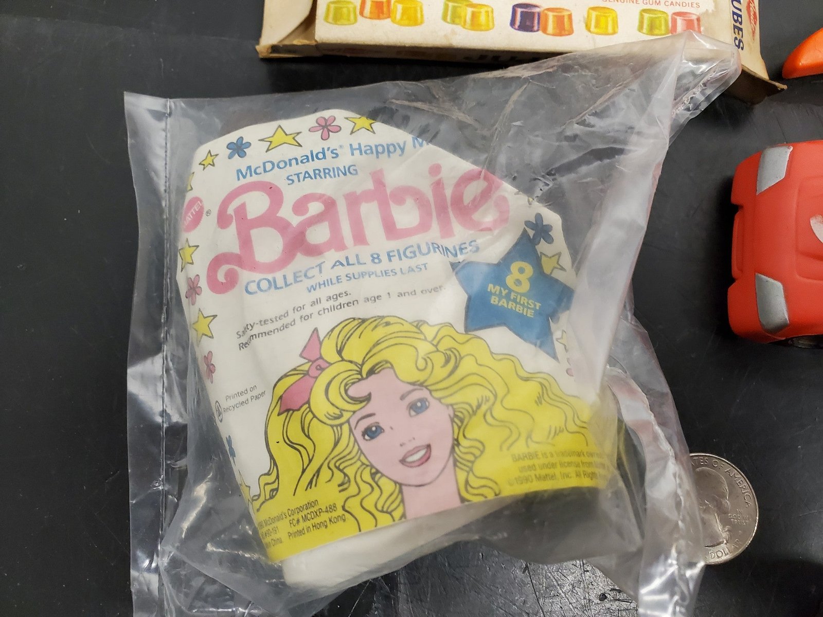 MISCELLANEOUS LOT OF YO-YO, YATMING TRUCK, SALT/PEPPER SHAKERS AND MUCH MORE