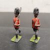 20210726104954a.jpg VTG BRITAINS DEETAIL LTD TOY BRITISH SOLDLIERS WEARING BUSBY HATS & CARRYING GUN