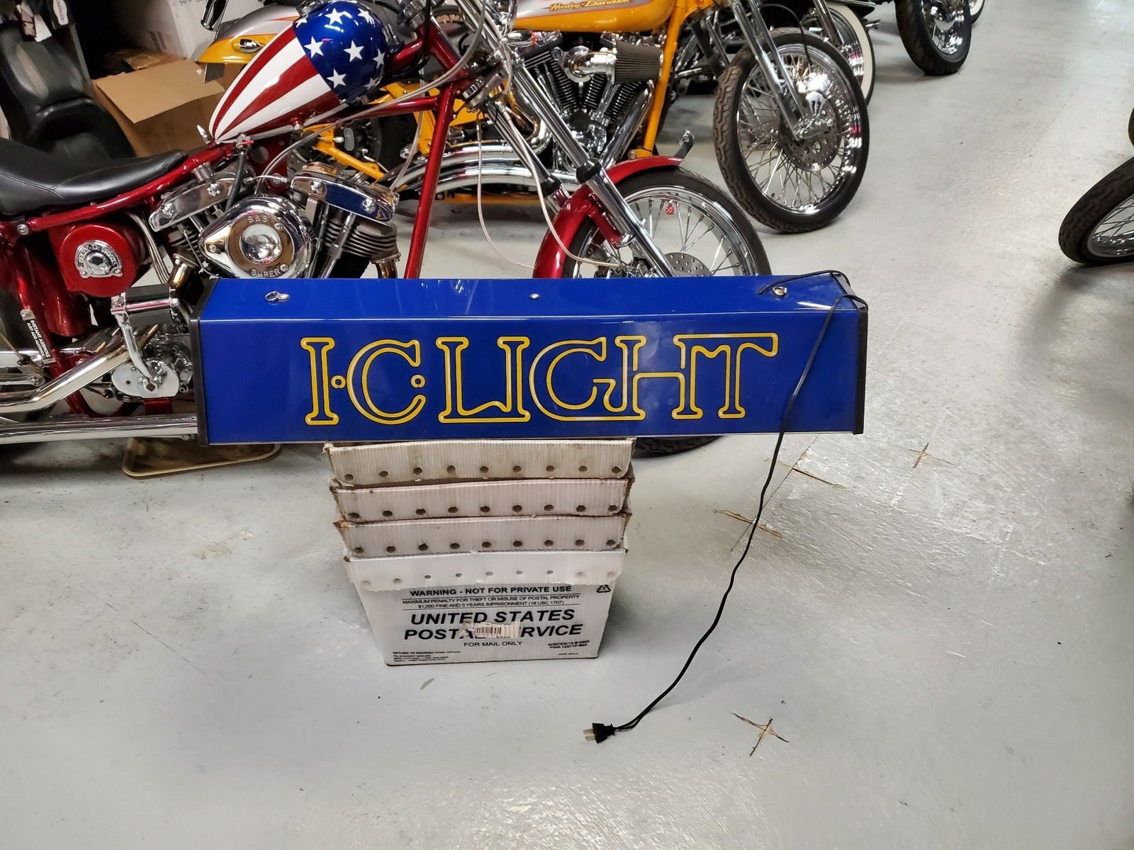 20210730100338a.jpg VTG LARGE I.C. LIGHT LIGHTED BEER SIGN 40"X11"X7" BARROOM MANCAVE SIGN BILLIARDS