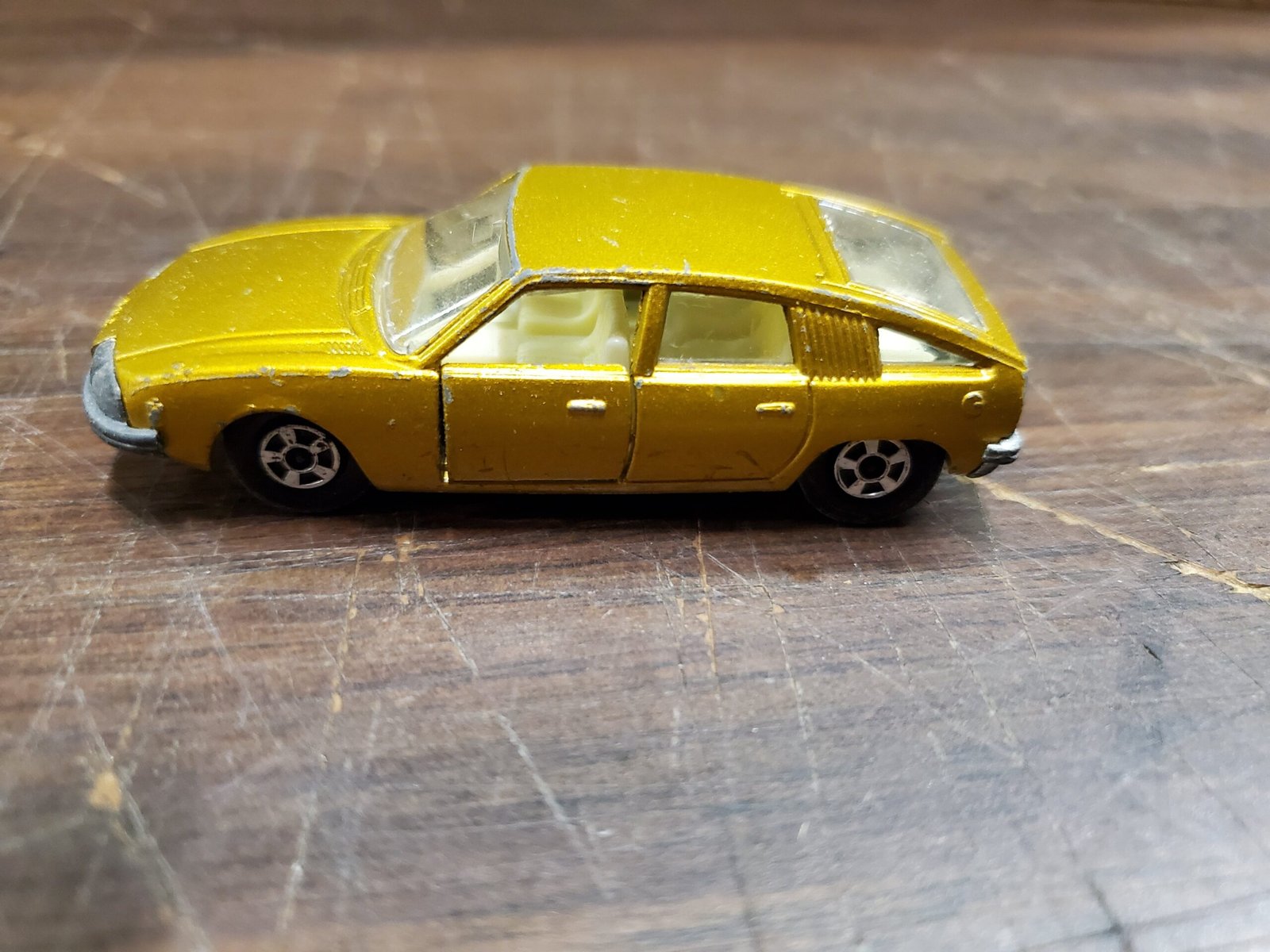 20220823_141054-scaled-1.jpg VINTAGE LESNEY MATCHBOX #56 ENGLAND BMC 1800 PININFARINA SUPERFAST W/BOX GOLD