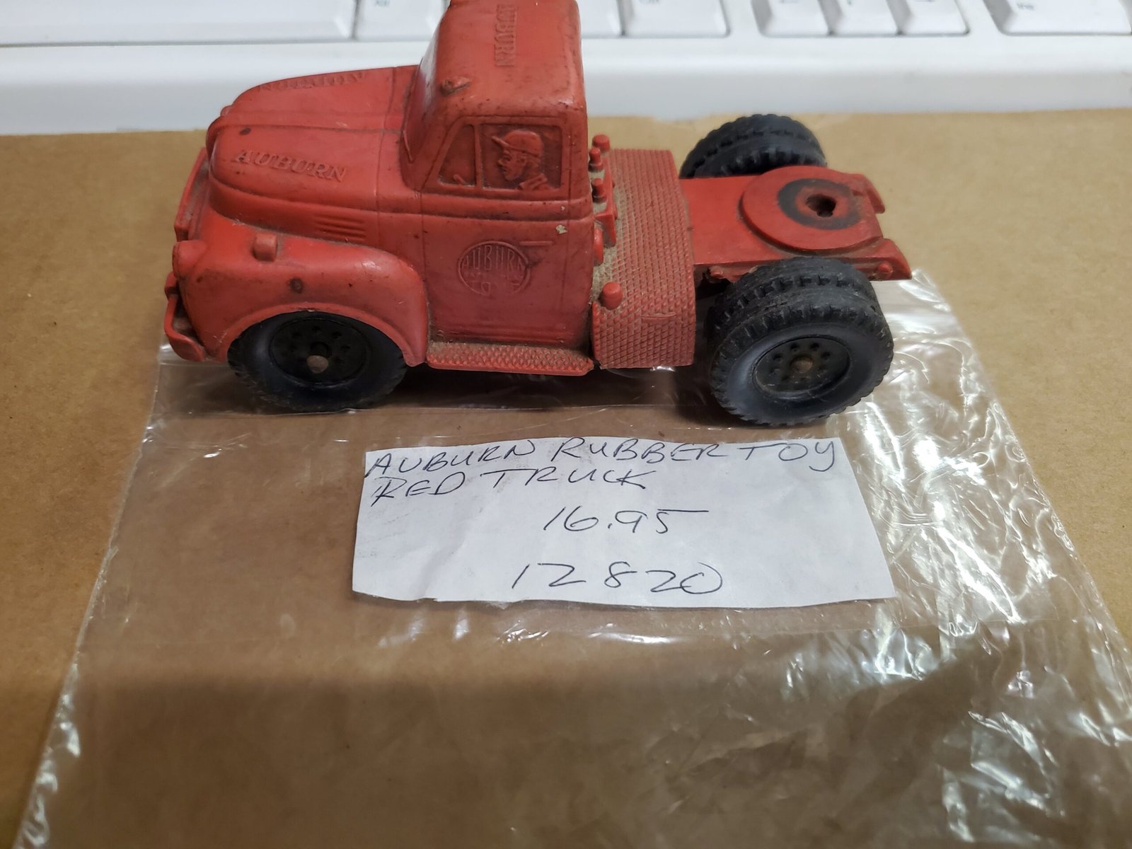 20220919_142828-scaled-1.jpg Vintage Original *Auburn Rubber Toy Semi Truck Dual Wheel *1940s Good Condition!