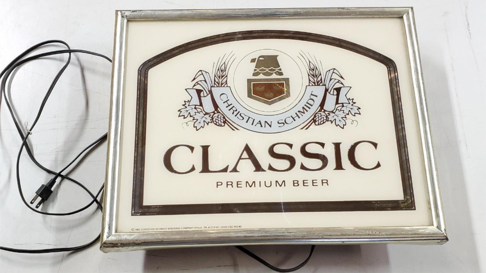 20230801154032a.jpg 1982 Christian Schmidt Classic Premium Light Beer Sign brewiania Bar 18"x15"x4"