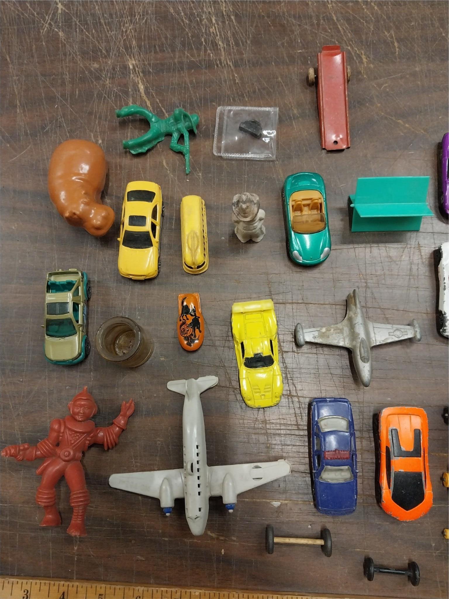20250521150038a.jpg Matchbox Tootsie Airplane Animals Action Figures Cars Miscellaneous Lot Toys
