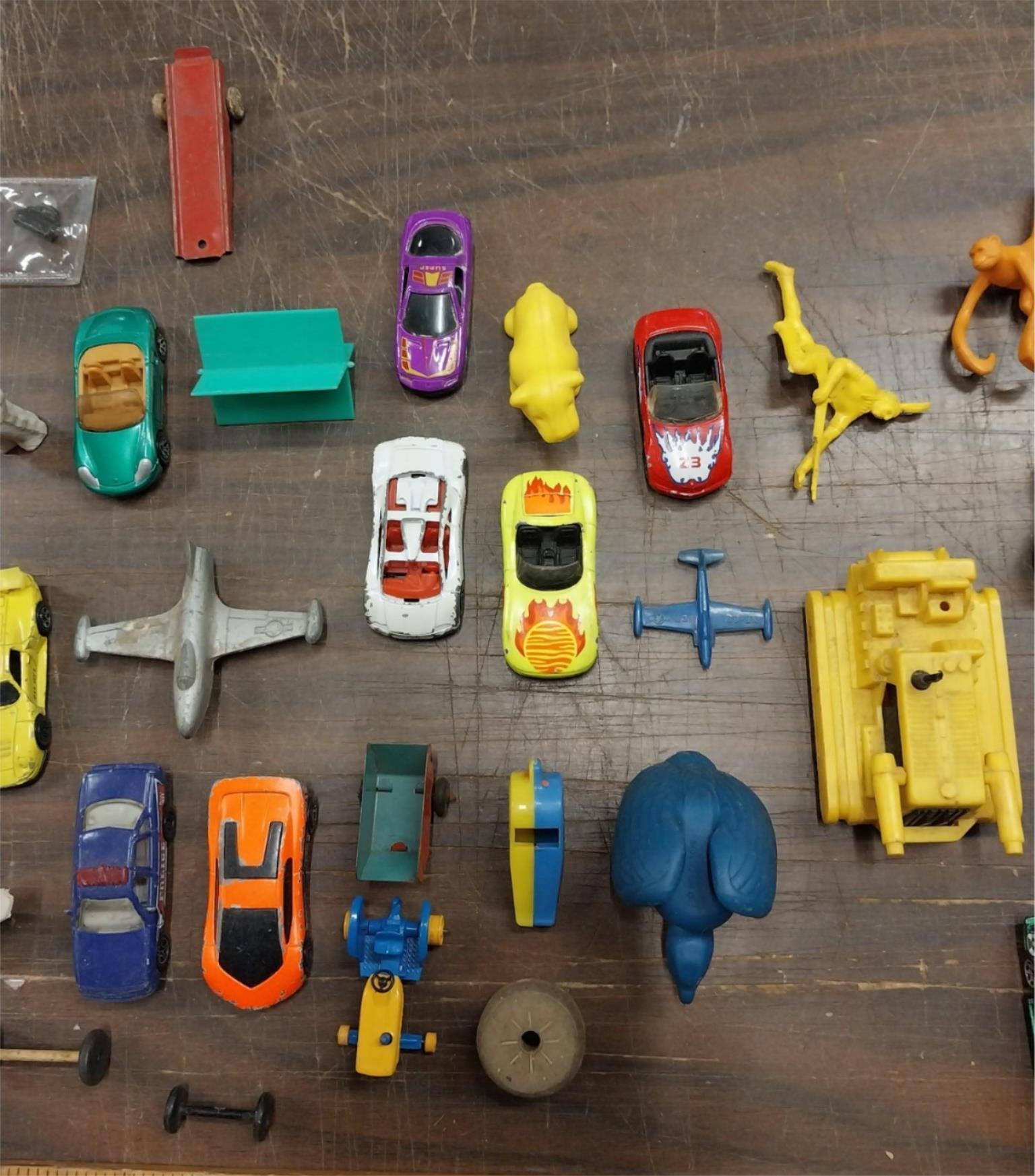 20250521150043a.jpg Matchbox Tootsie Airplane Animals Action Figures Cars Miscellaneous Lot Toys