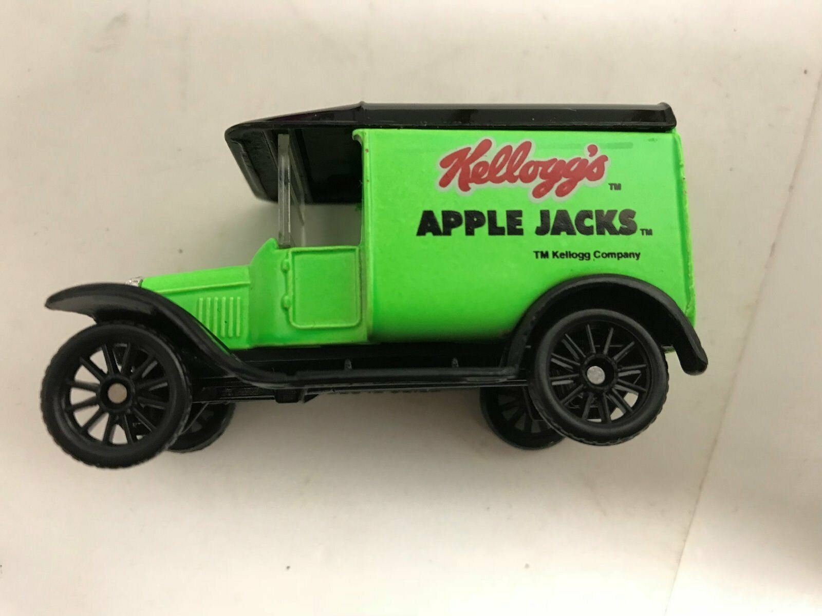 New Kelloggs Set Of 4 Die Cast Advertising Cereal Trucks 1989 Matchbox Nice Set