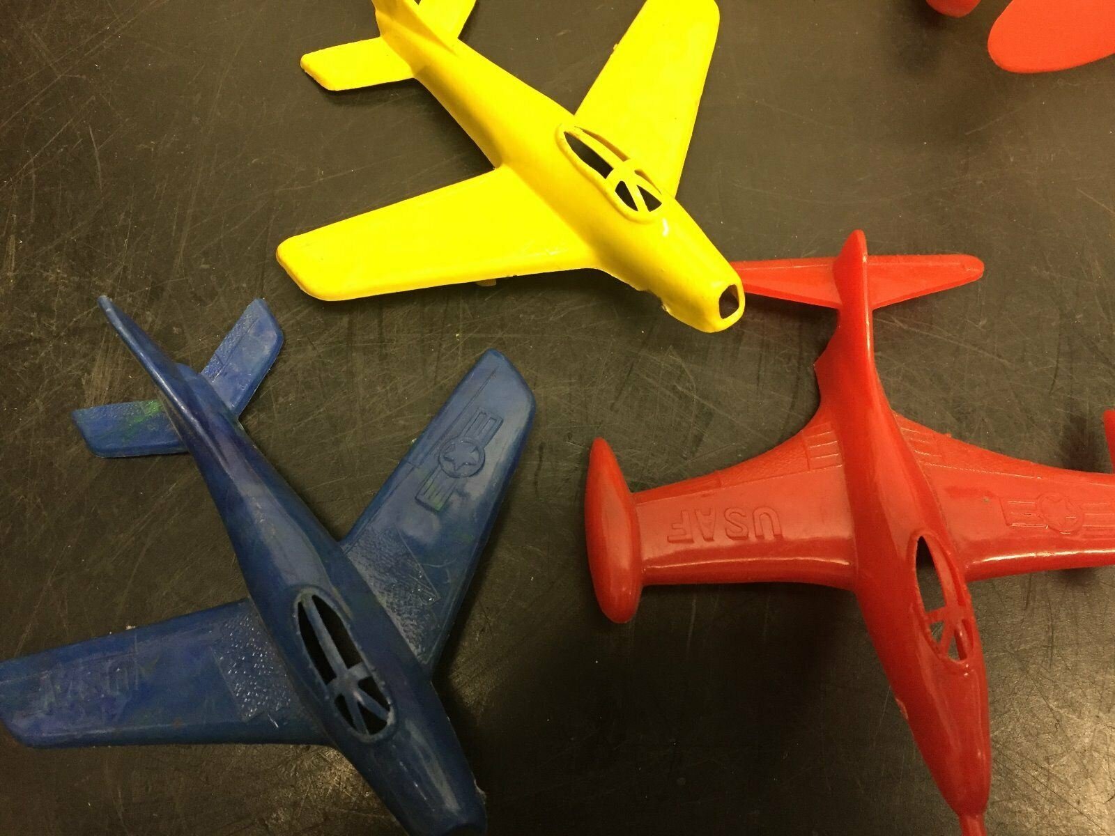 Vinatge lot of 6 plastic airplanes usaf  mustang, pyro ,wannatoys  arm ,airforce