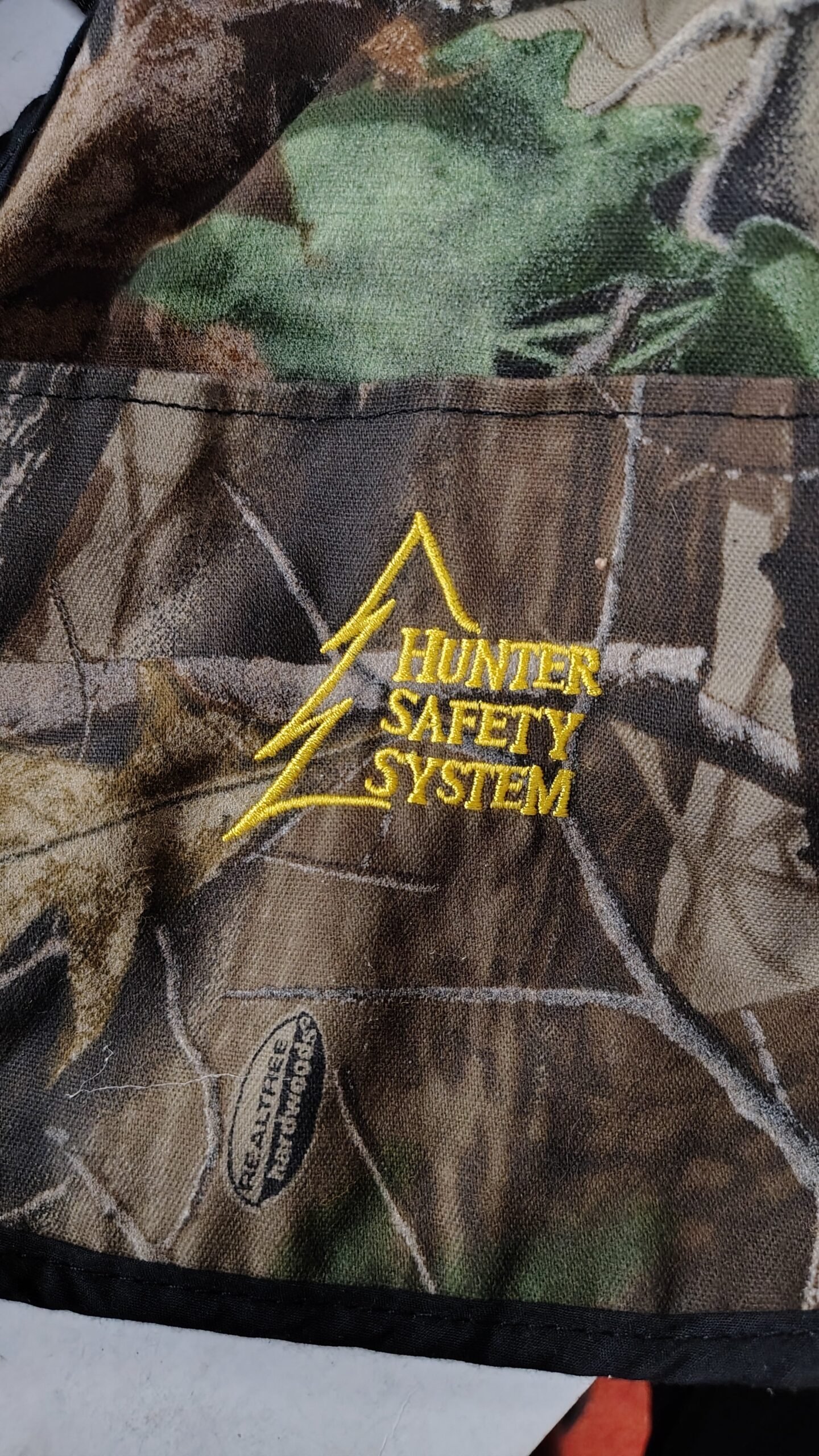 Hunter Safety System Tree Stalker Hunting Vest Harness Large/XL Camo
