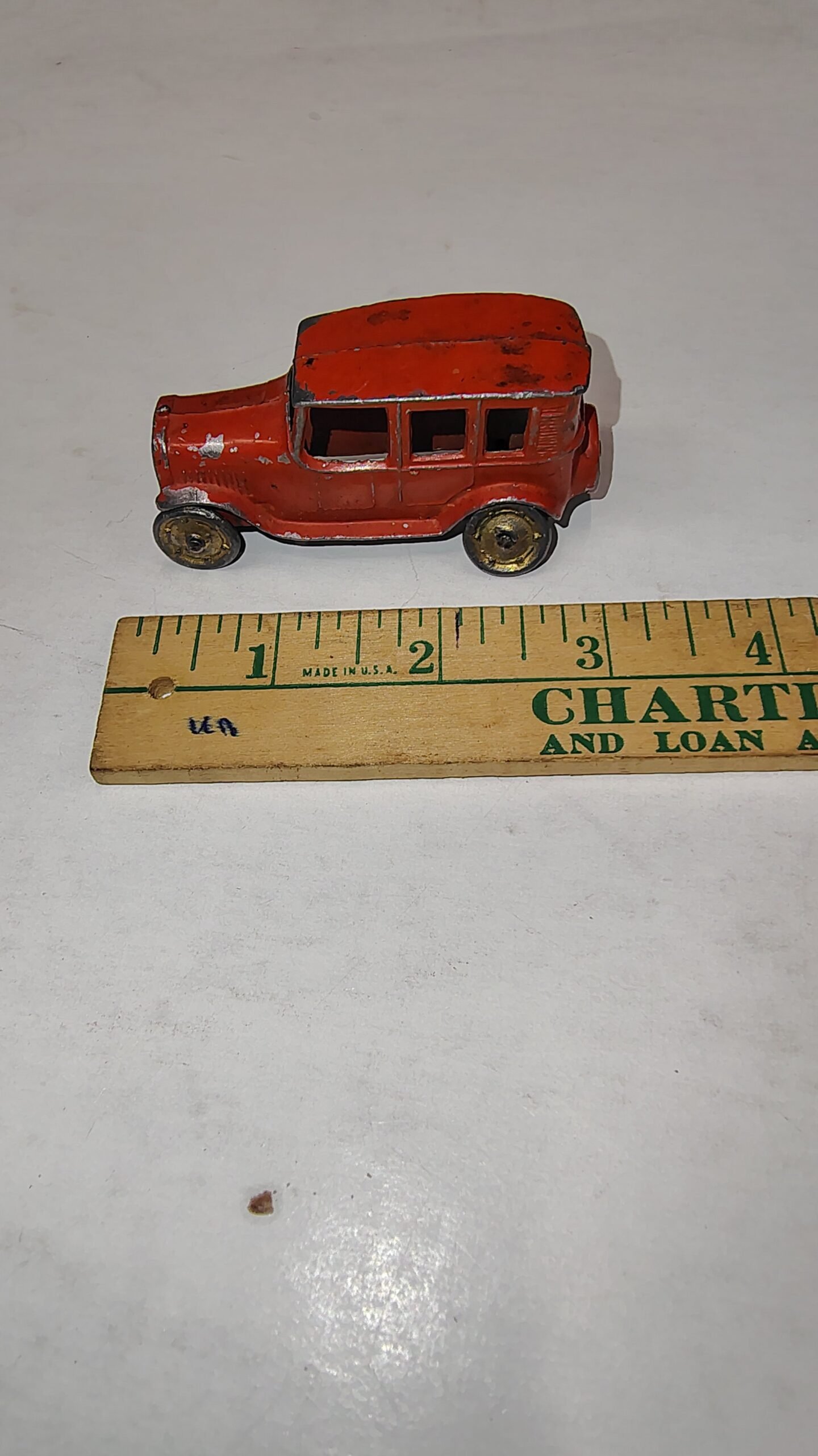 Vintage 1930s Tootsietoy Orange Ford Yellow Cab 3 Window Sedan Diecast Toy Car