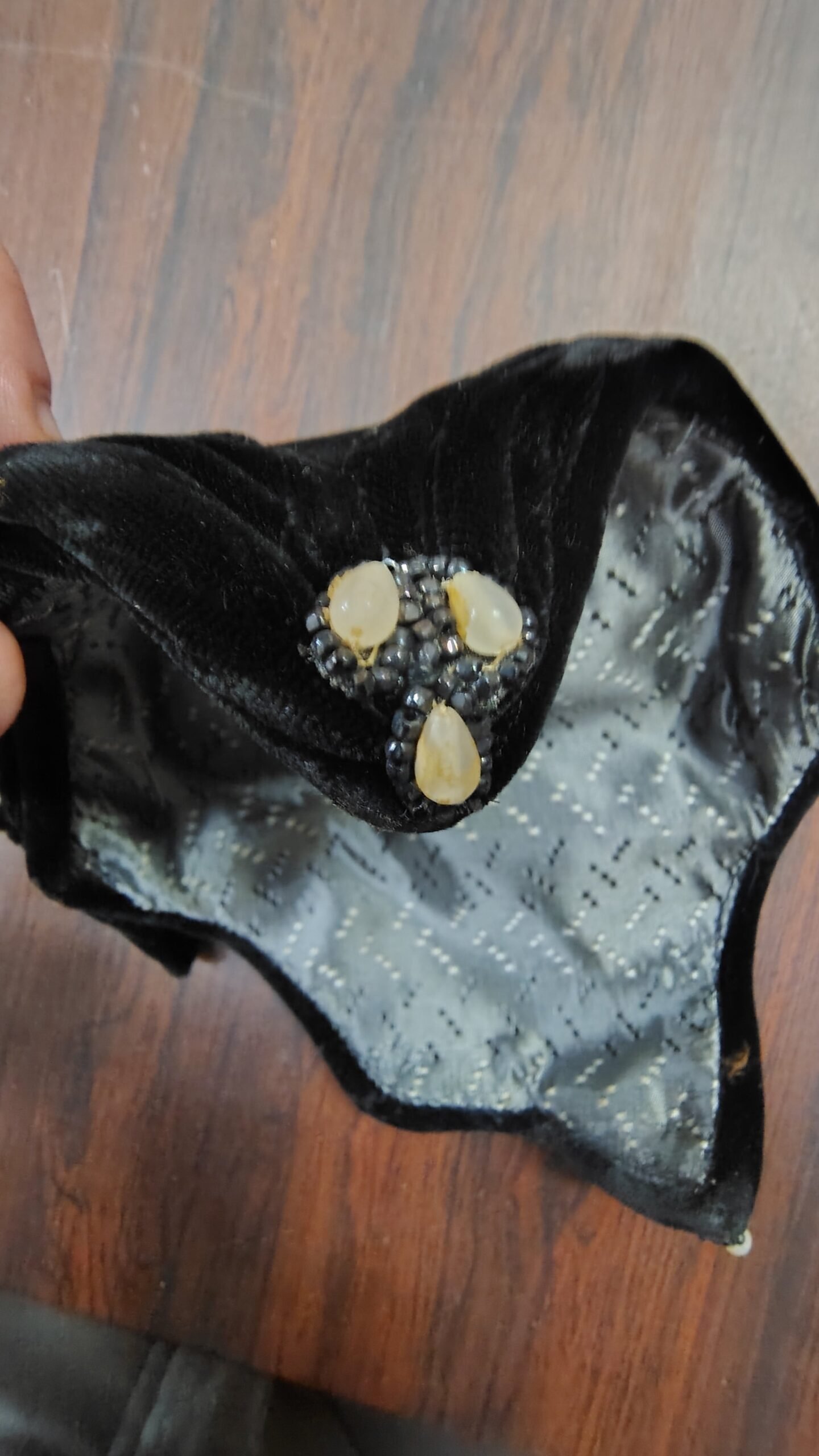 48458936-5535-41fb-9ee7-962ff440f62a-scaled-1.jpg Vintage 1950s Black Velvet Half Hat Beaded Cocktail Fascinator Calot Cap