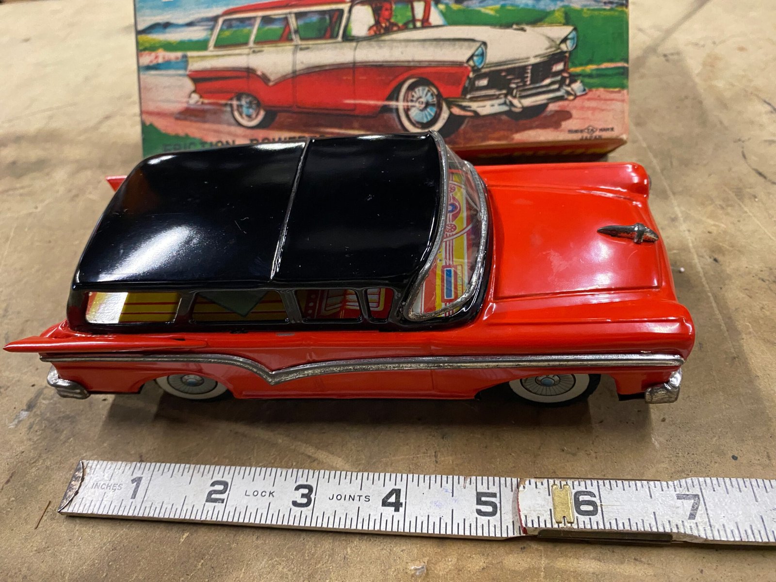 5829cc8c-13d4-4cc3-aac6-4078fc9e0301-scaled-1.jpg 50's Promo Ford Fairlane Wagon Tin Friction Toy Litho Orig Box Bandai Minty Rare
