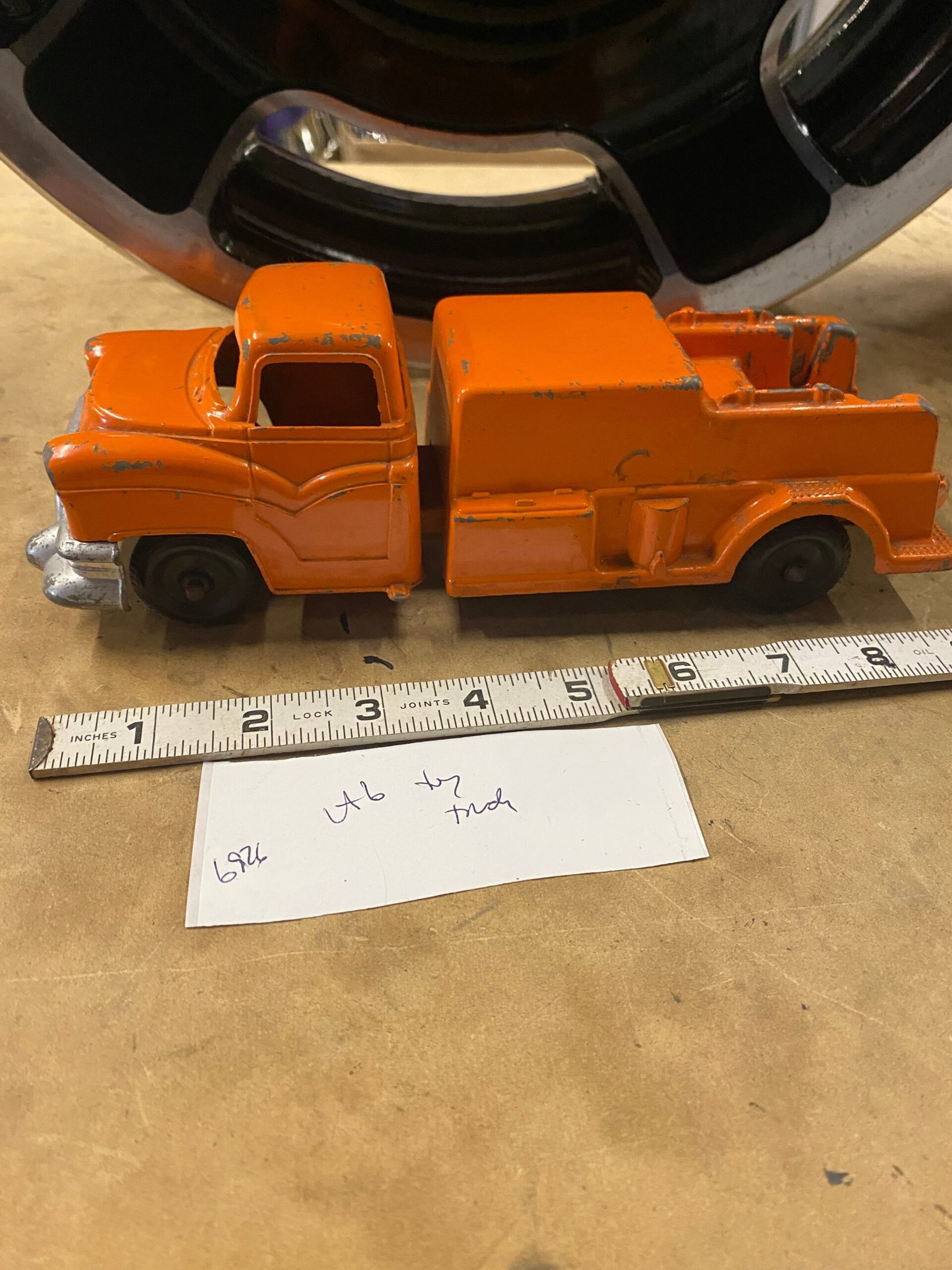60de00bf-c911-453a-aa61-5dbe735ddd26-scaled-1.jpg Vtg Tootsietoy Structo Hubley 50's Utility Truck Cast Toy Orange 9" Fire truck
