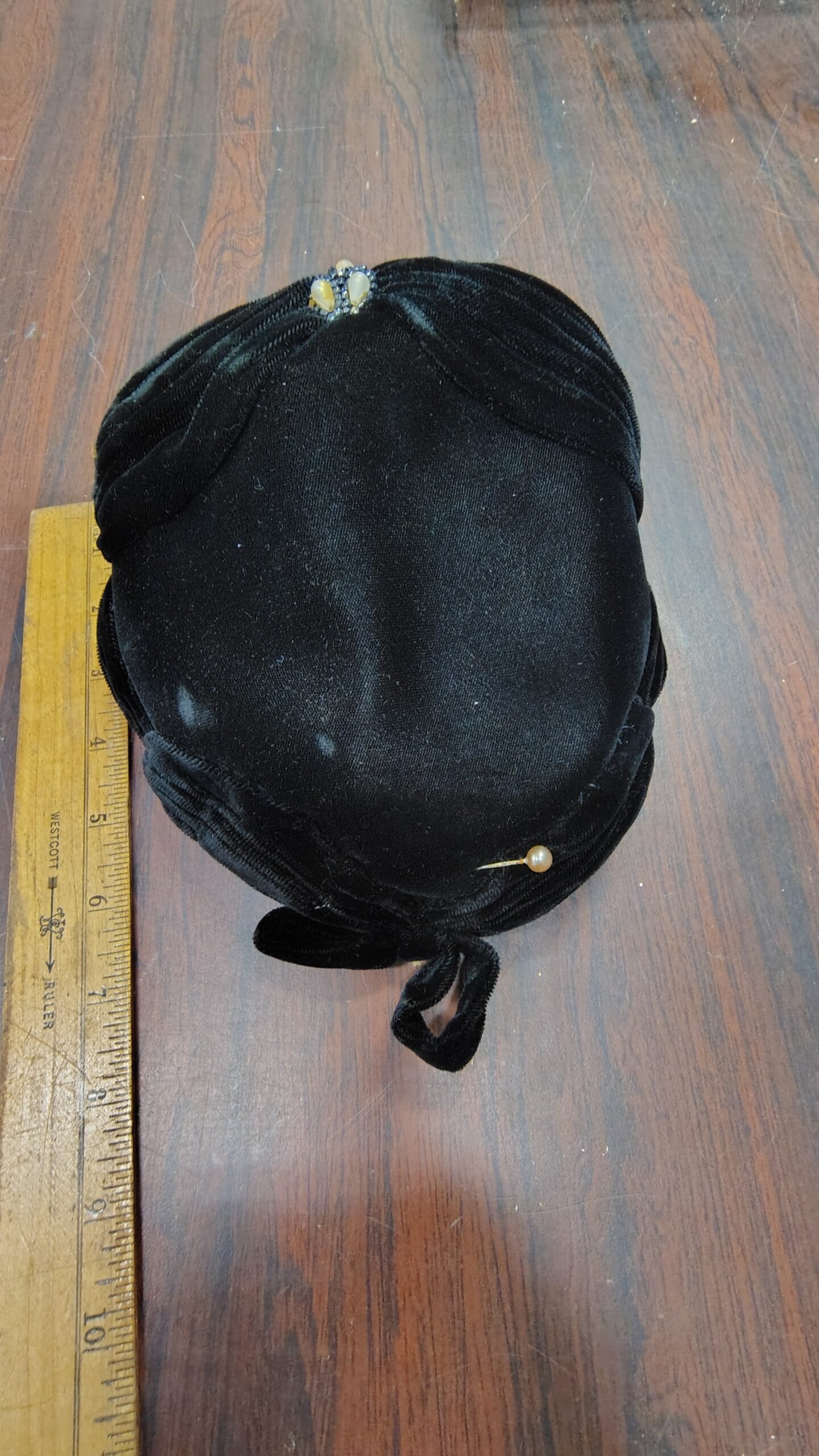 9653528a-6896-4872-8970-17239e5810f1-scaled-1.jpg Vintage 1950s Black Velvet Half Hat Beaded Cocktail Fascinator Calot Cap