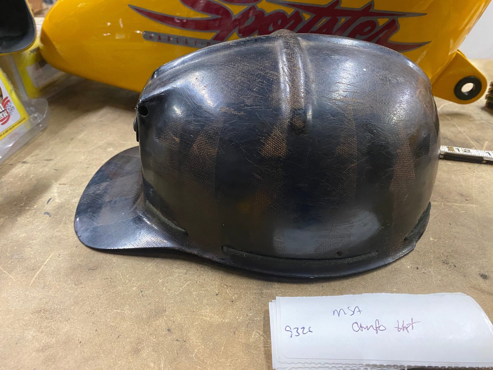 b3fe7c0e-2f0d-46d3-986e-e306f4713fa2-scaled-1.jpg Vtg MSA Comfo Cap Tiger Stripe Fiberglass Miners Low Vein Bump Cap w/Suspension!
