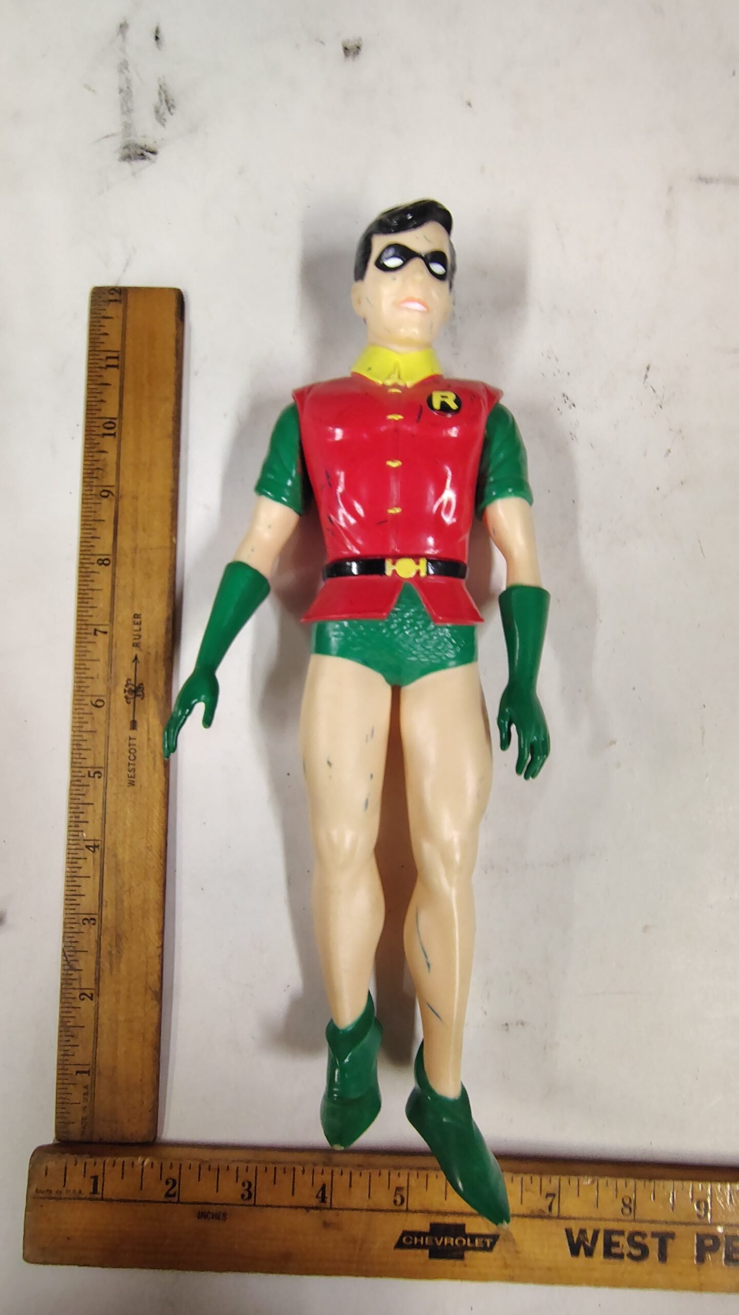 b8f46c95-a62d-4104-acd7-347785019a9d-scaled-1.jpg Vtg 1988 DC Comics Batman 15 Inch And Robin 12 Inch Action Figure Lot With Cape