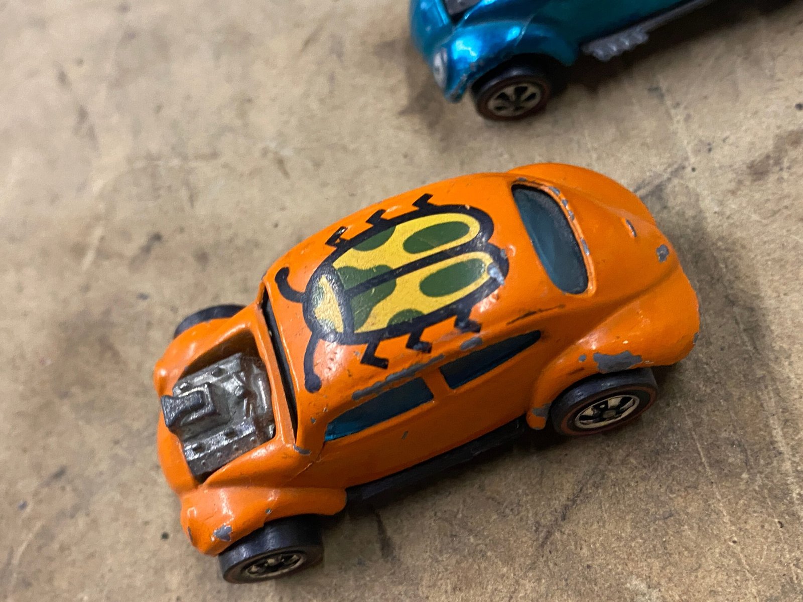 babca412-b66b-4bf7-ba0d-0b4d56bded6d-scaled-1.jpg Hot Wheels Redline Custom Volkswagen 1967 Orange VW Bug Vintage Toy Car Hong Kon