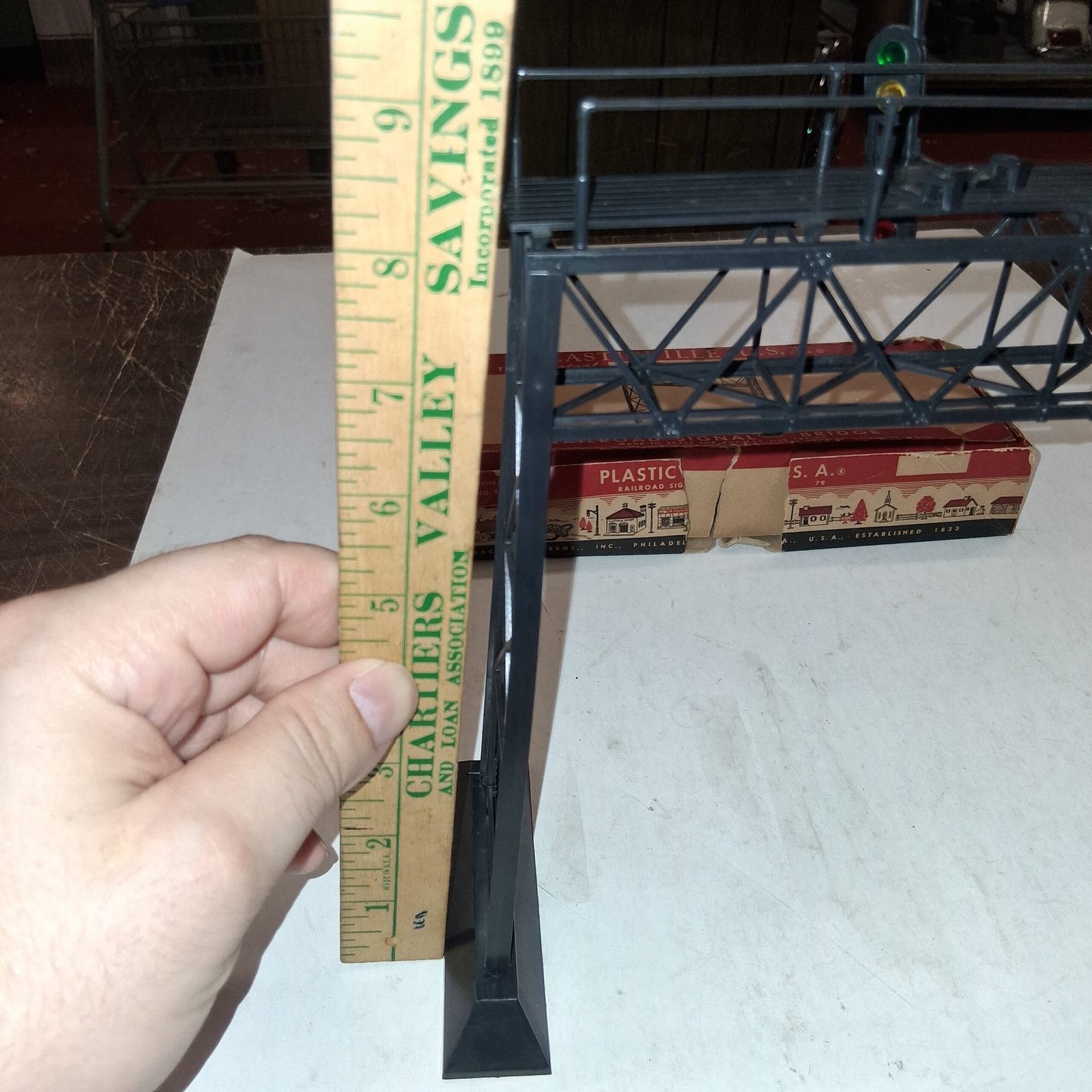 c0ce659e-ee50-45d8-b54d-e6751fe39746-scaled-1.jpg Vtg Plasticville train set SG-3 railroad signal bridge Bachmann w / original box