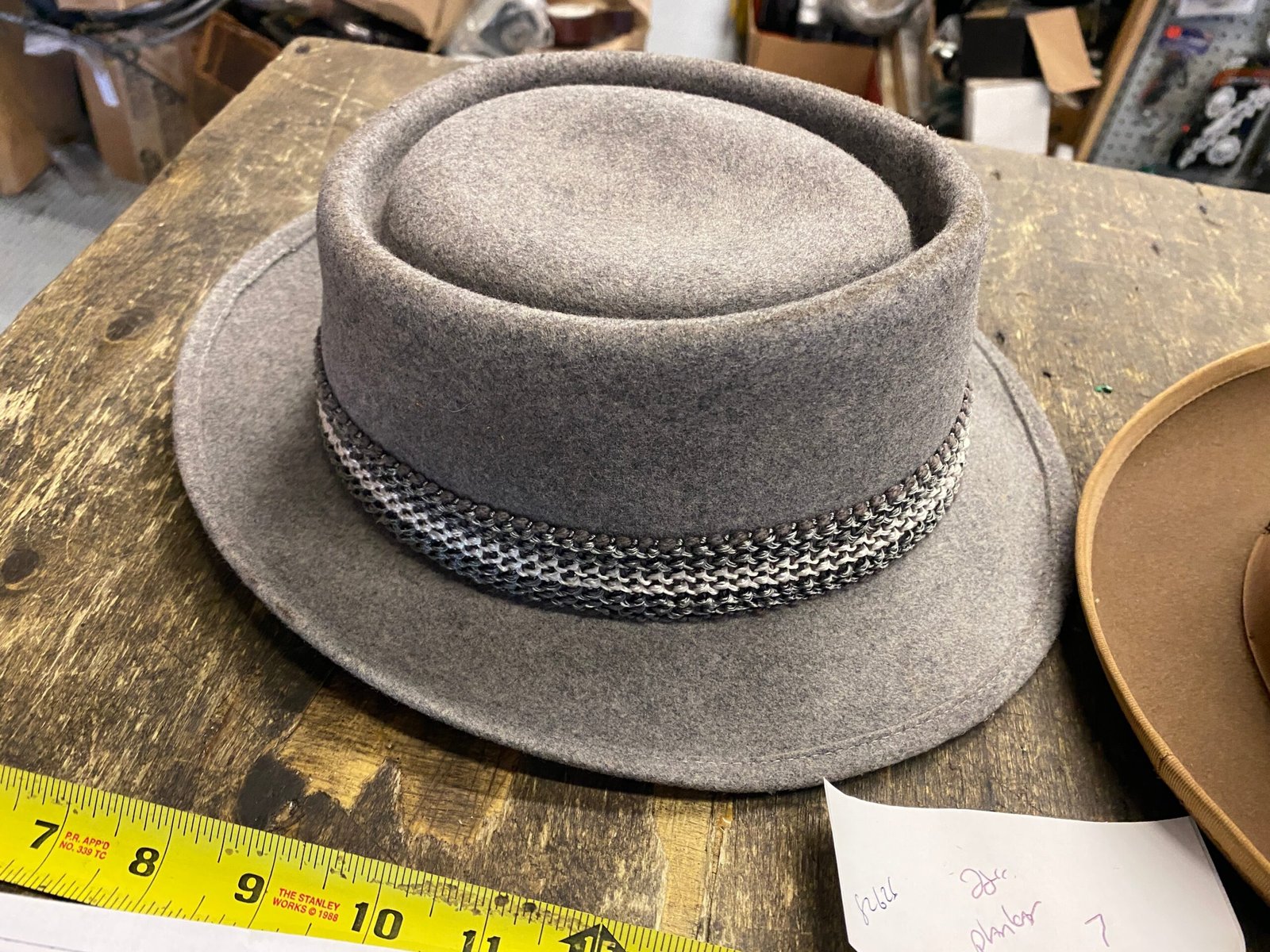 f985aa89-a072-41f7-9338-87183fd6212b-4-scaled-1.jpg Vintage Planar Grey Wool Fedora Hat Size 7 - Classic Mallory Style Merino felt