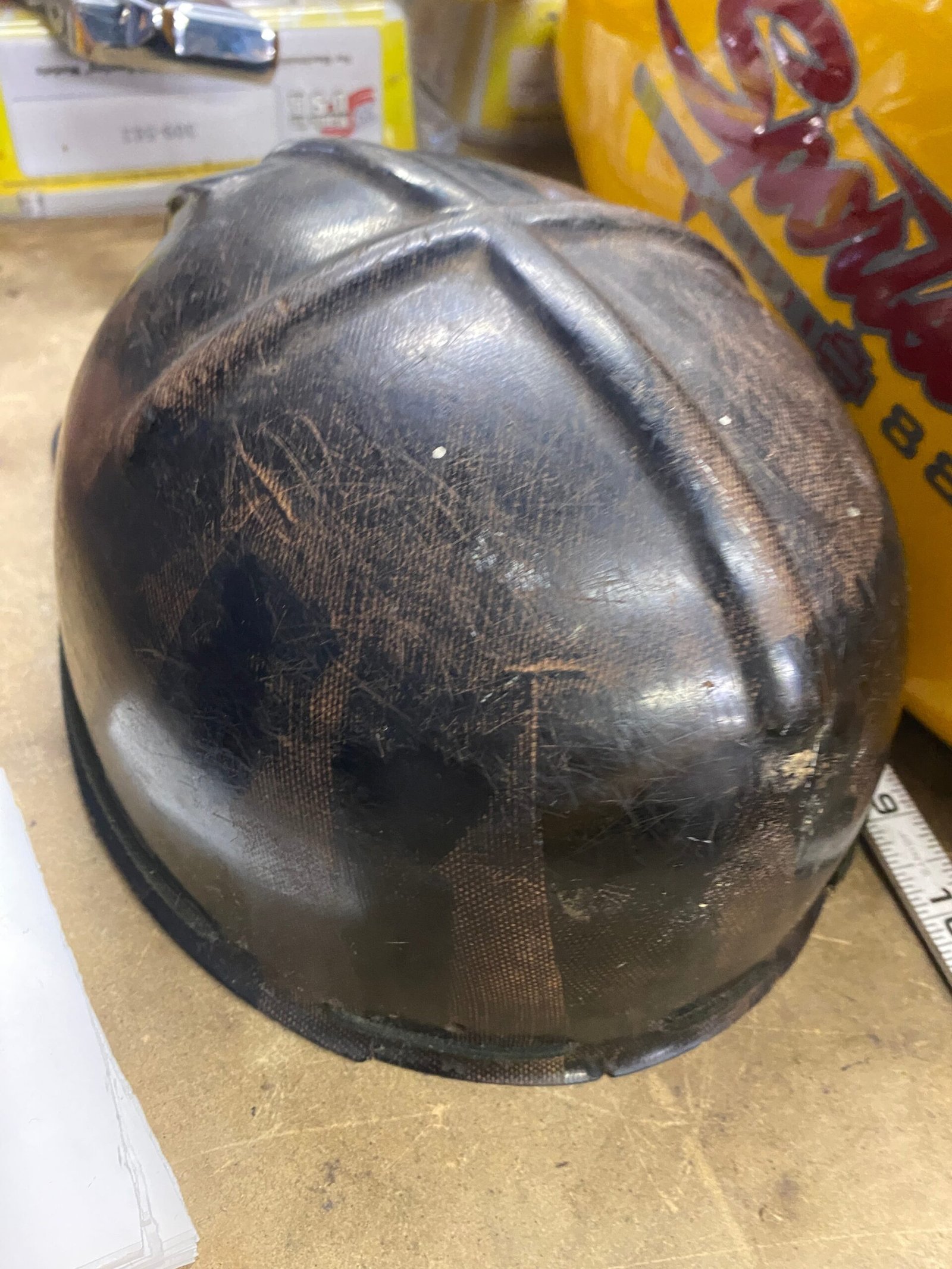 fc7eb298-04f9-4787-880d-5b74147a8b93-scaled-1.jpg Vtg MSA Comfo Cap Tiger Stripe Fiberglass Miners Low Vein Bump Cap w/Suspension!