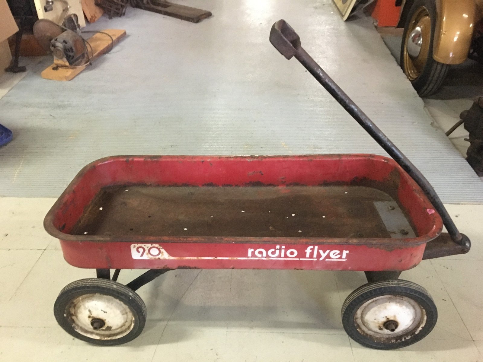 Vintage Ratio flyer 90 red wagon / antique pull toy collectable metal 1960-70