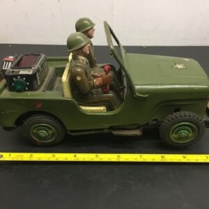 img0146.jpg Vintage 1950s Battery Operated Army Jeep Tin Litho Made in Japan By TN Nomura
