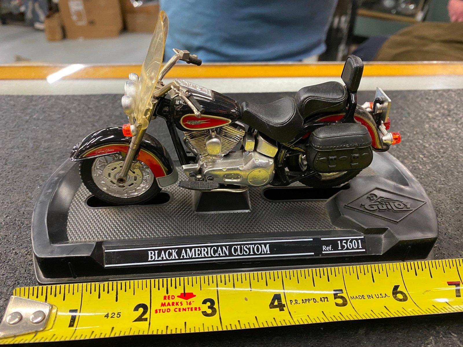 Guiloy Toy Motorcycle Display Stand Heritage Softail Harley Detailed Die cast Sp
