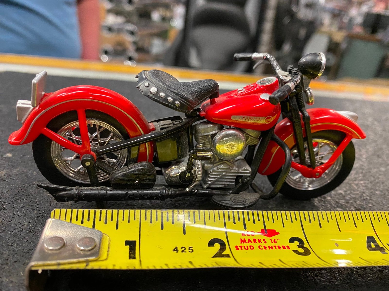 Toy Motorcycle Harley Maisto collectible detailed 1st Year 1948 Panhead EL FL