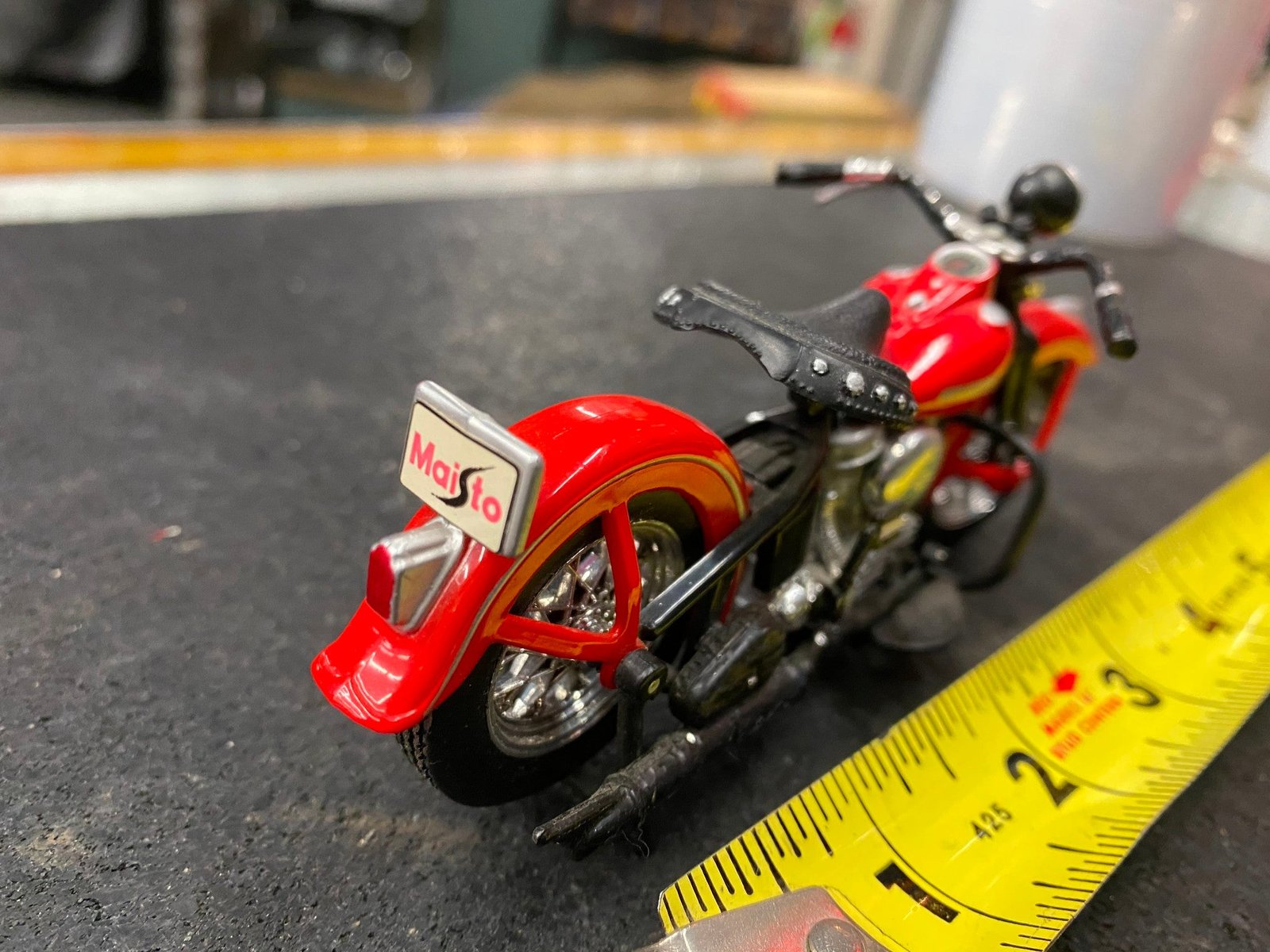 Toy Motorcycle Harley Maisto collectible detailed 1st Year 1948 Panhead EL FL