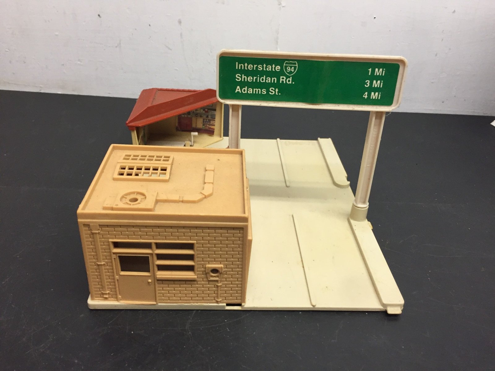 vintage mattel 1981 hot wheels playsets service center central high school more