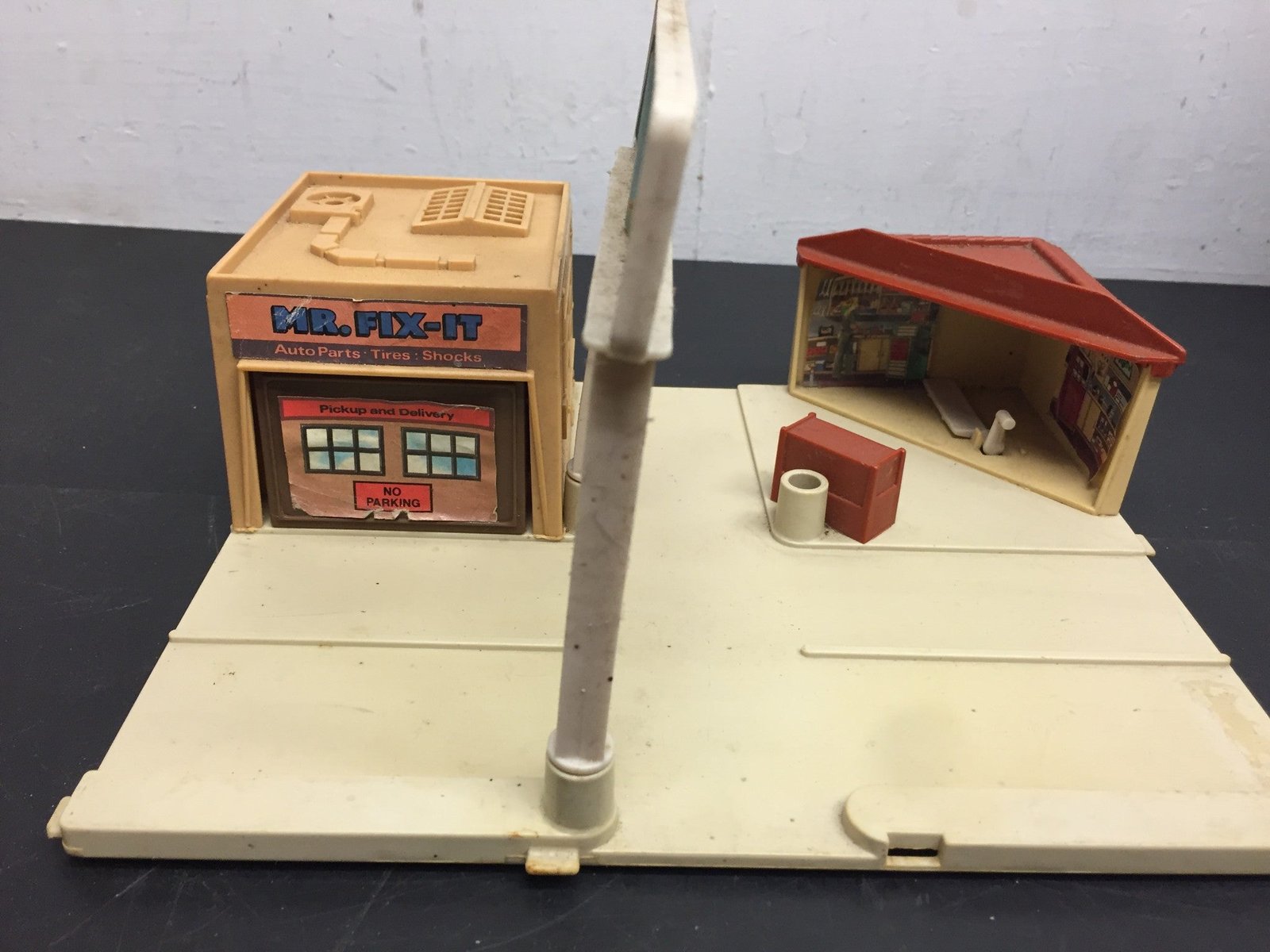 vintage mattel 1981 hot wheels playsets service center central high school more