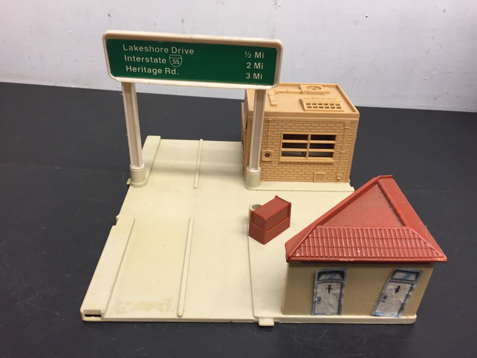 vintage mattel 1981 hot wheels playsets service center central high school more