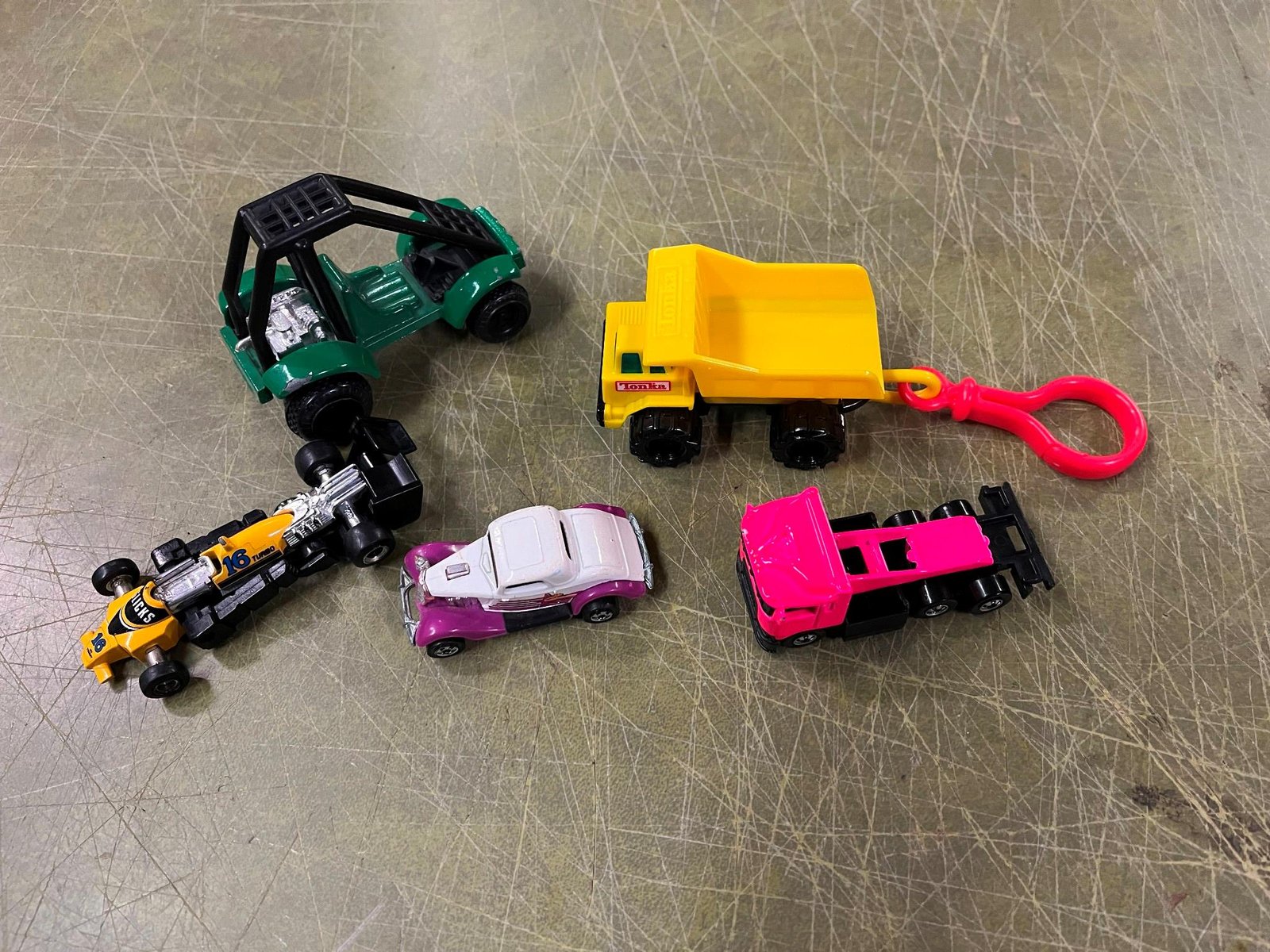 VTG Lot of 5 Assorted Toy Vehicles: Tonka Hot Wheels Bandai