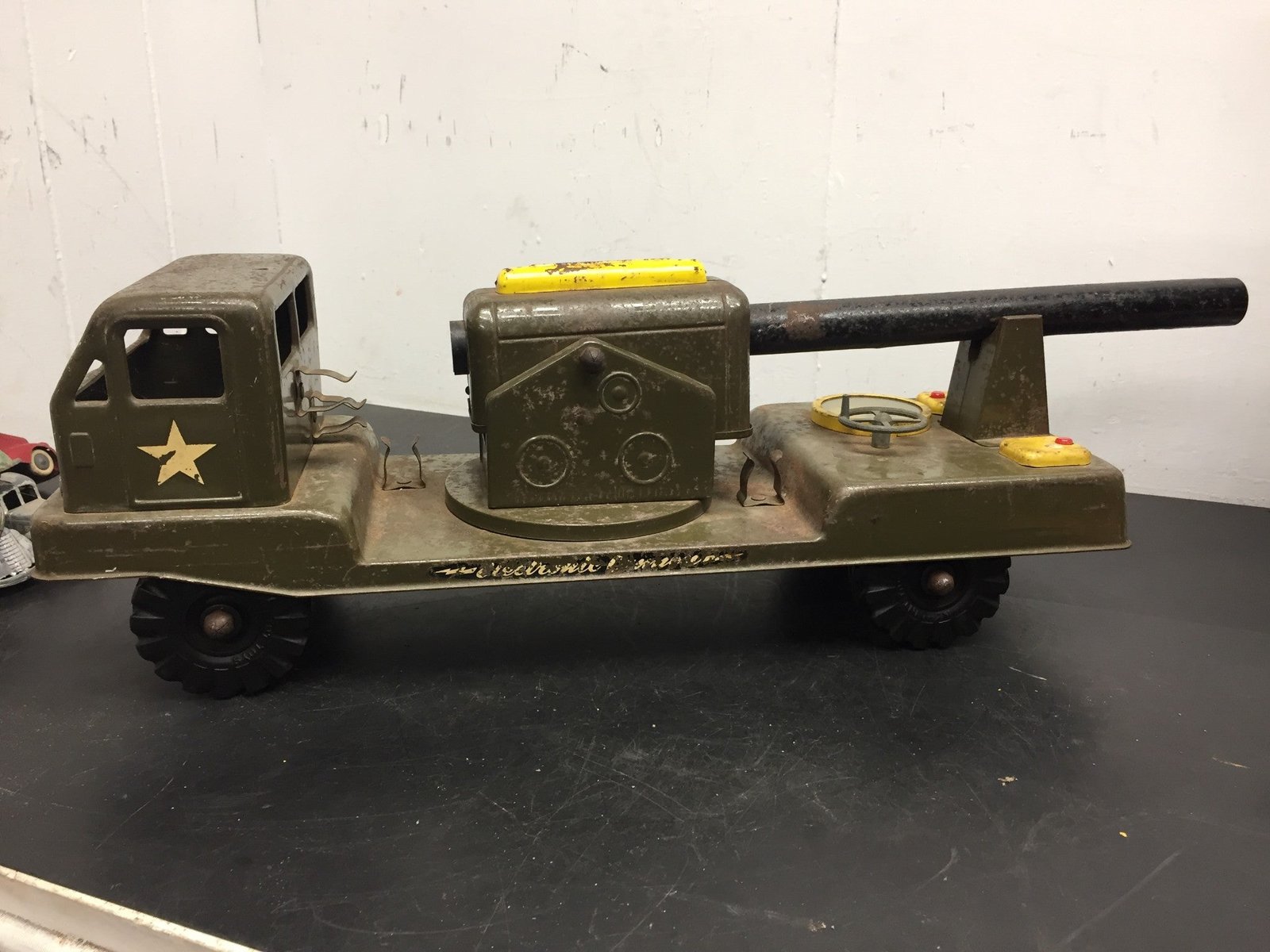 img1414.jpg vintage nylint 1960s electronic cannon army military truck pressed steel