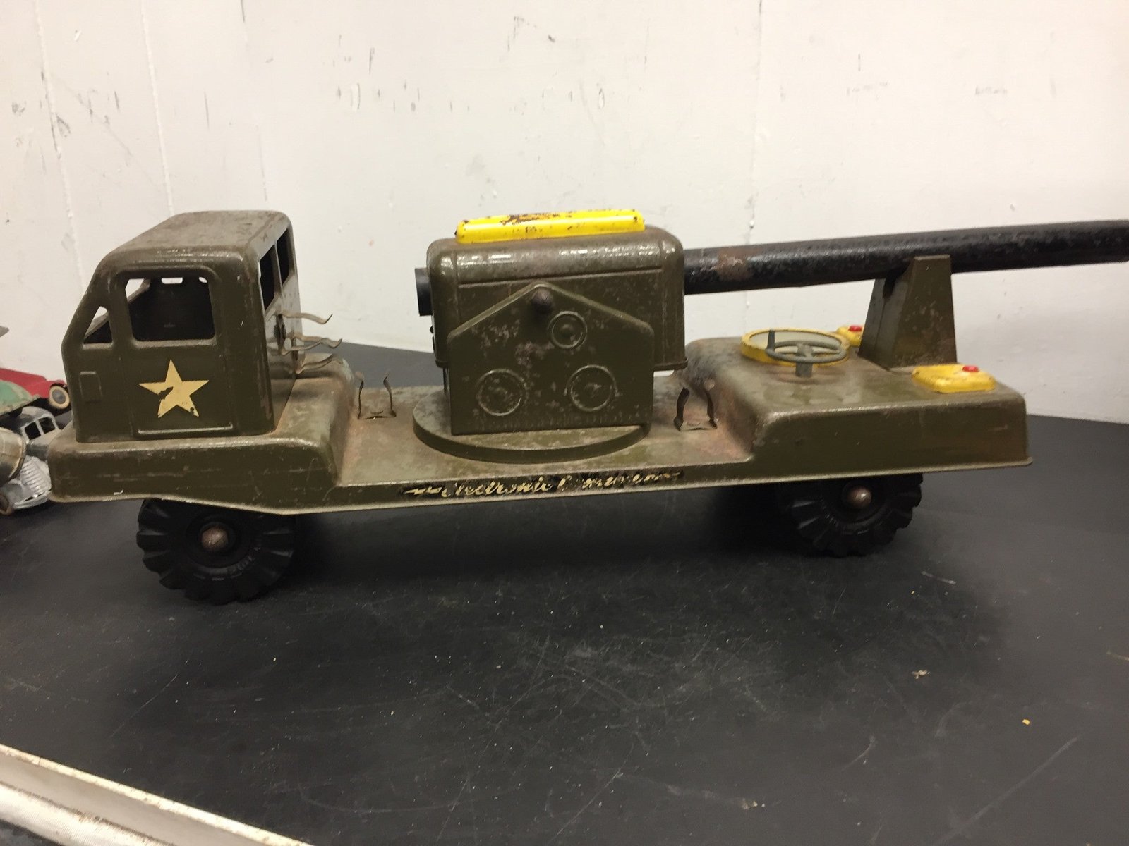 img1415.jpg vintage nylint 1960s electronic cannon army military truck pressed steel
