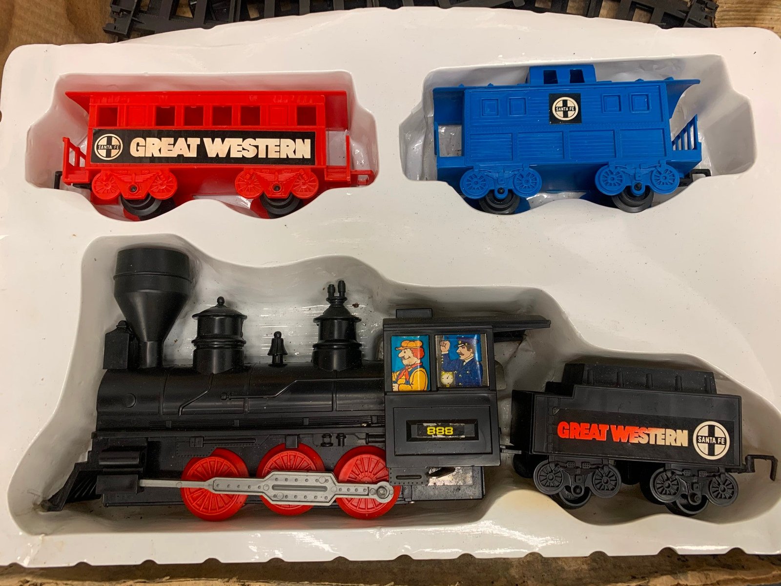 img15471.jpg Battery Operated Great Western Train set with headlights chug sound 9 ft track