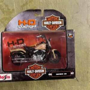 Maisto Harley Davidson Motorcycles 1/18 Scale Series 38 2008 FLSTSB Cross Bones