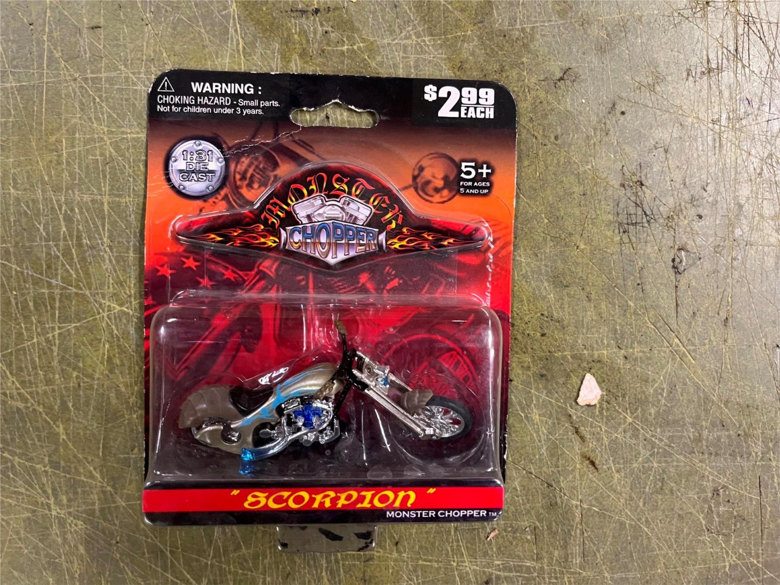 img1764_fb3f684f-b9bd-4875-aa80-31b9fa88a4d8.jpg Monster Chopper 1/31 Scale Diecast Scorpion Motorcycle Toy NIB