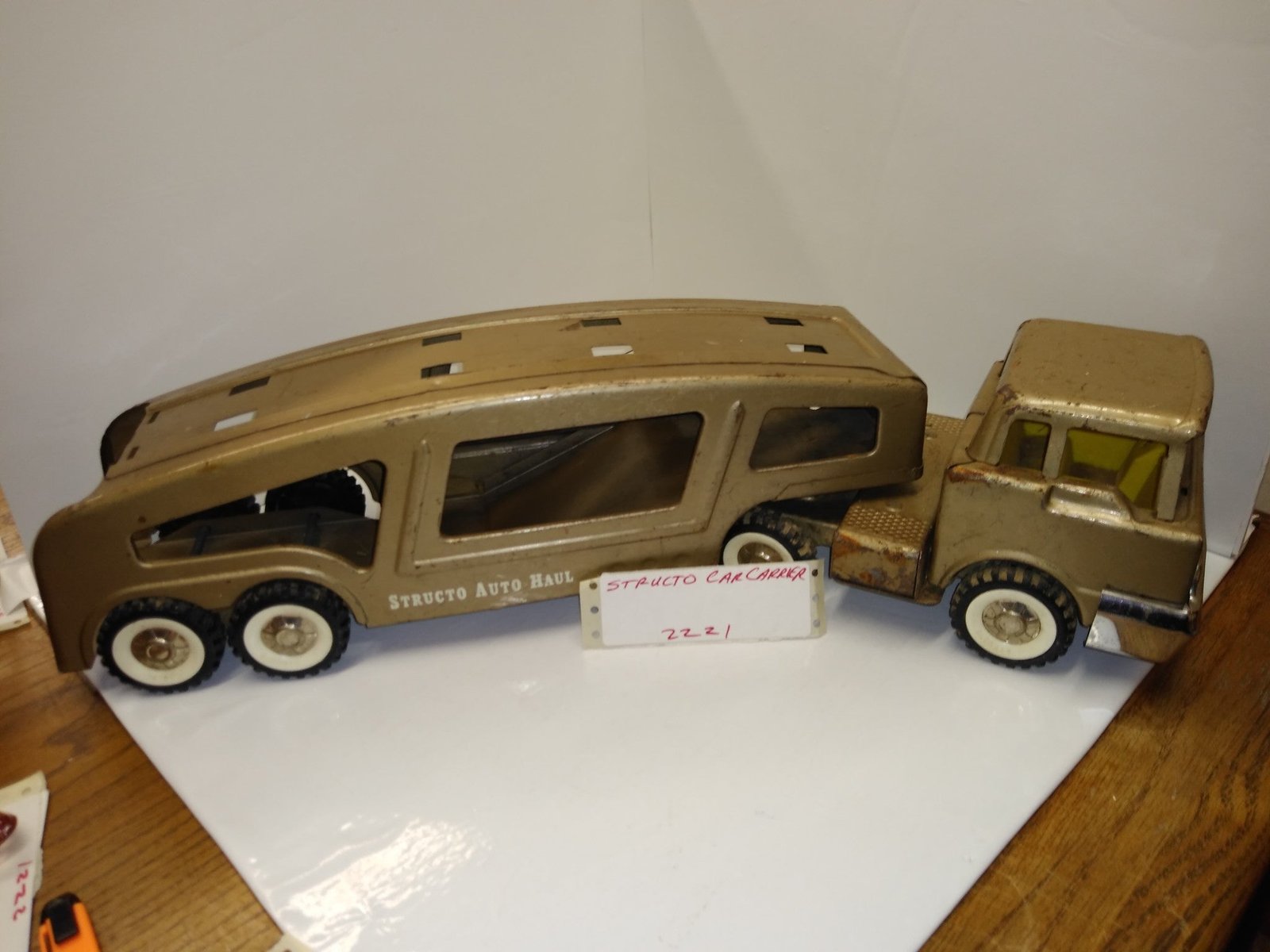 Vintage Structo Auto Haul Car Carrier Semi Truck Trailer Pressed Steel Toy Gold