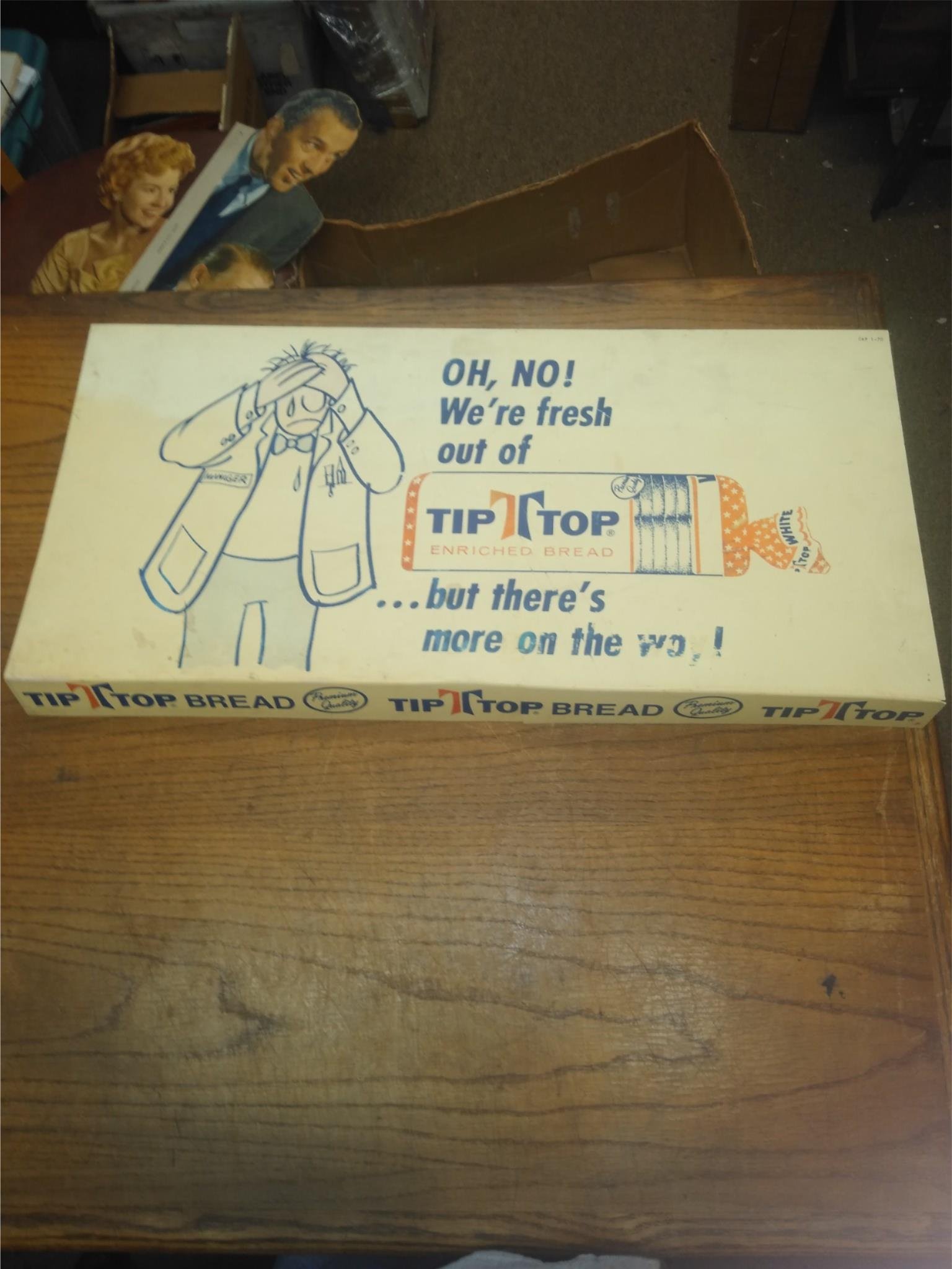 img20210819172206688.jpg Vtg Tip Top Bread Plastic Grocery Store Shelf Liner Advertising Sign 27" x 13.5"