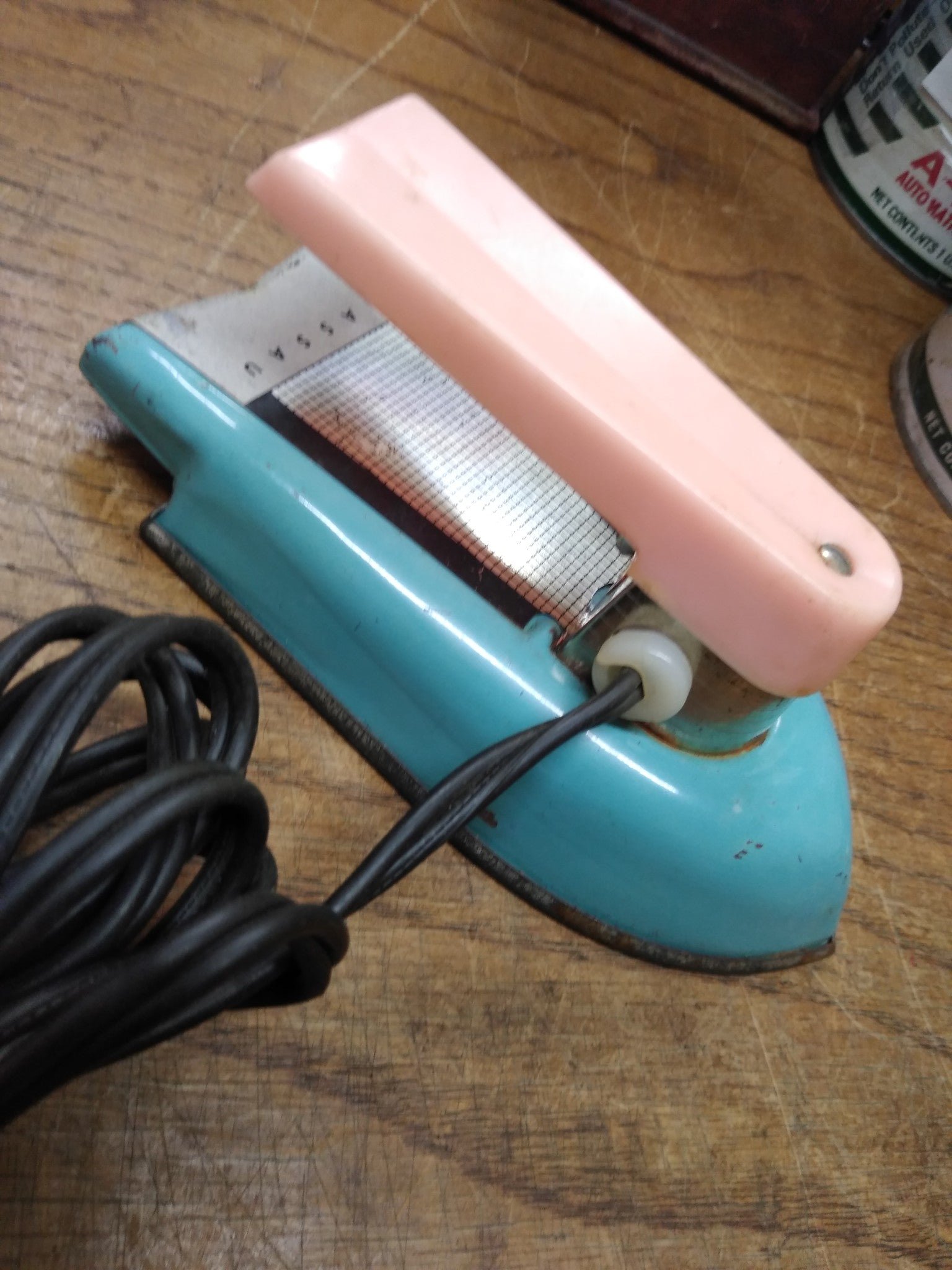 img20210826143642064.jpg Vtg Toy Nassau Travel Childs Clothing Iron Pink Blue Working
