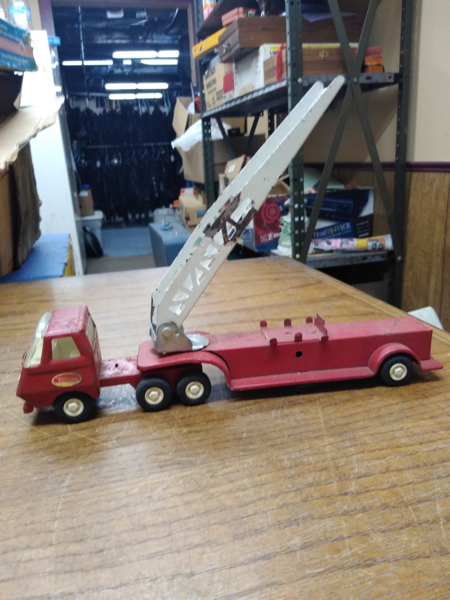 img20210827155207816.jpg Vtg Red Tiny Tonka 1968 Aerial Hook and Ladder Fire Truck Steel Tractor Trailer