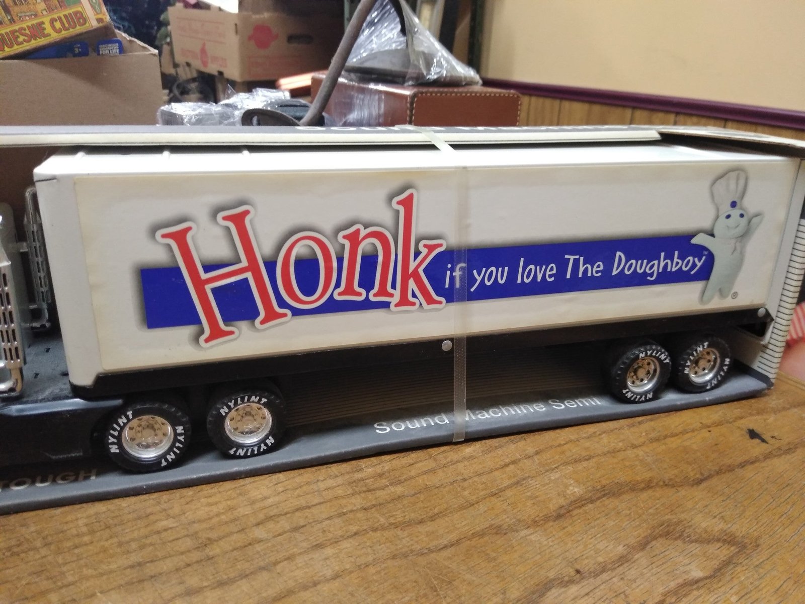 img20211008142104851.jpg Vtg NOS Nylint Steel Tough Sound Machine Semi Truck Honk If You Love Th Doughboy