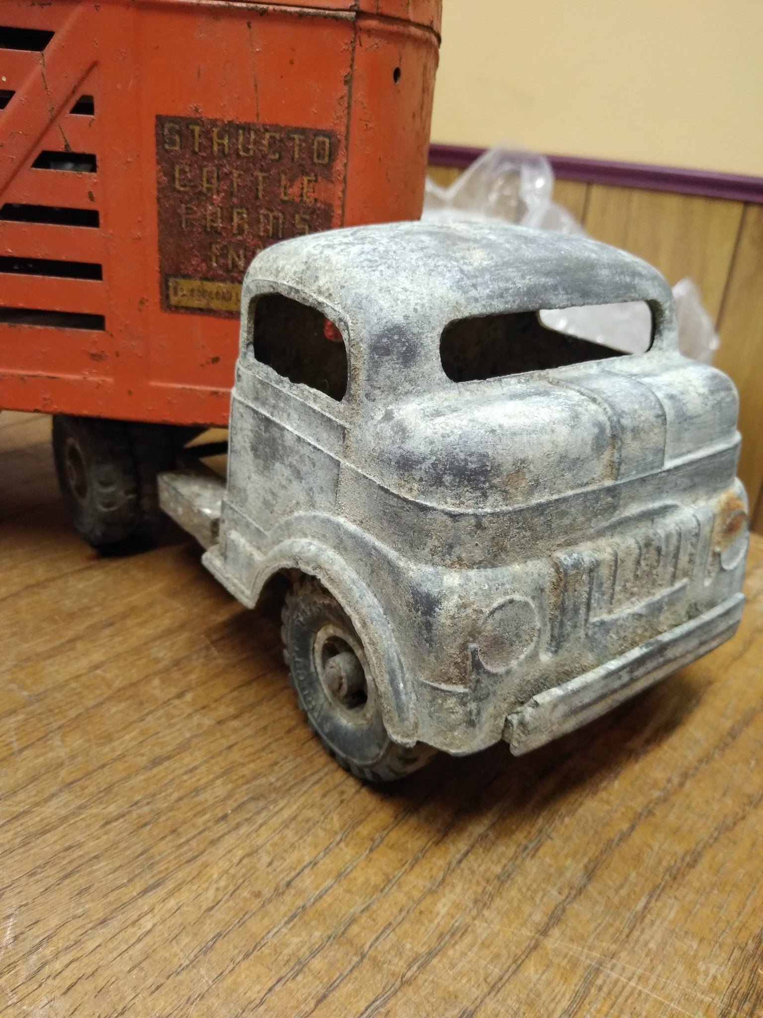 Vtg 1950's Structo Cattle Farms Inc Semi Truck Livestock Trailer Pressed Steel